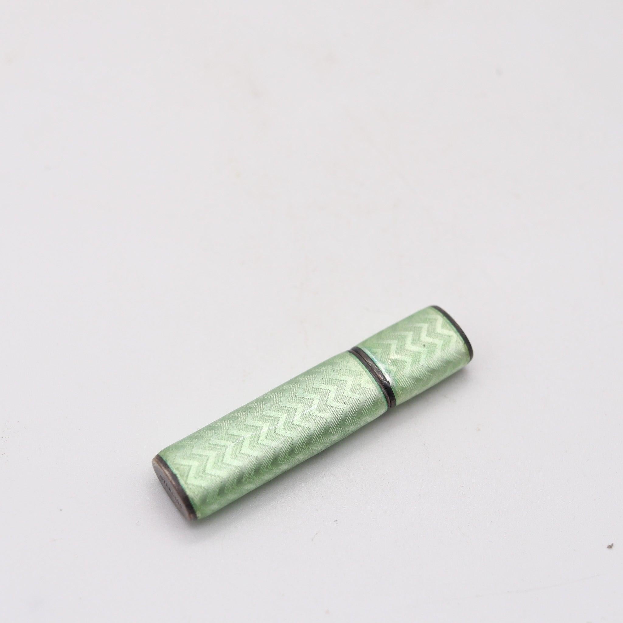 RIPLEY & GOWAN 1928 Art Deco .925 Sterling Guilloche Enamel Purse Petrol Lighter In Excellent Condition For Sale In Miami, FL