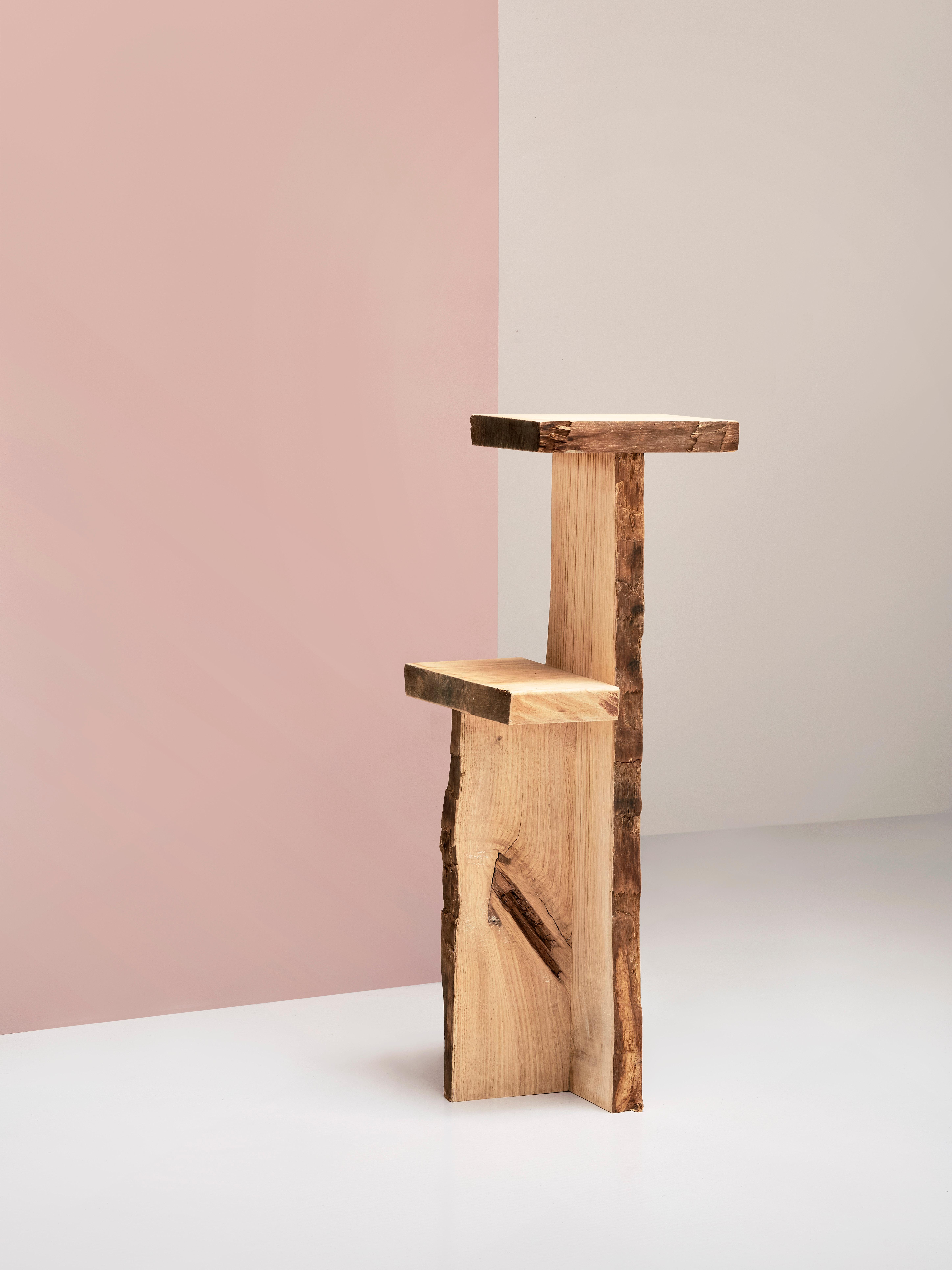 Doppelpodium aus geriffeltem Holz von Willem Van Hooff im Zustand „Neu“ im Angebot in Geneve, CH