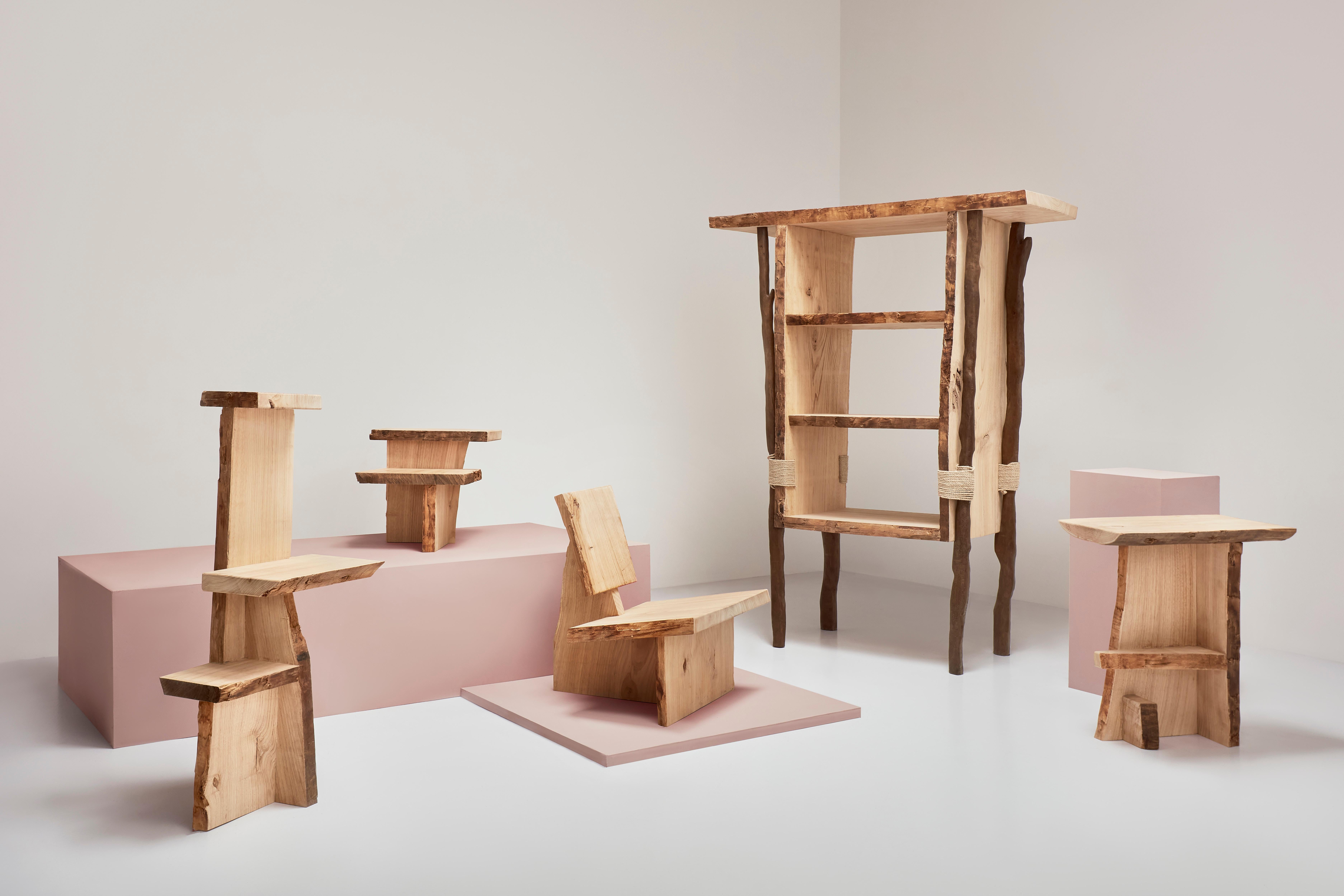 Sedia da salotto contemporanea in legno naturale scolpito a mano e strappato di Willem Van Hooff In condizioni Nuovo in vendita a Geneve, CH