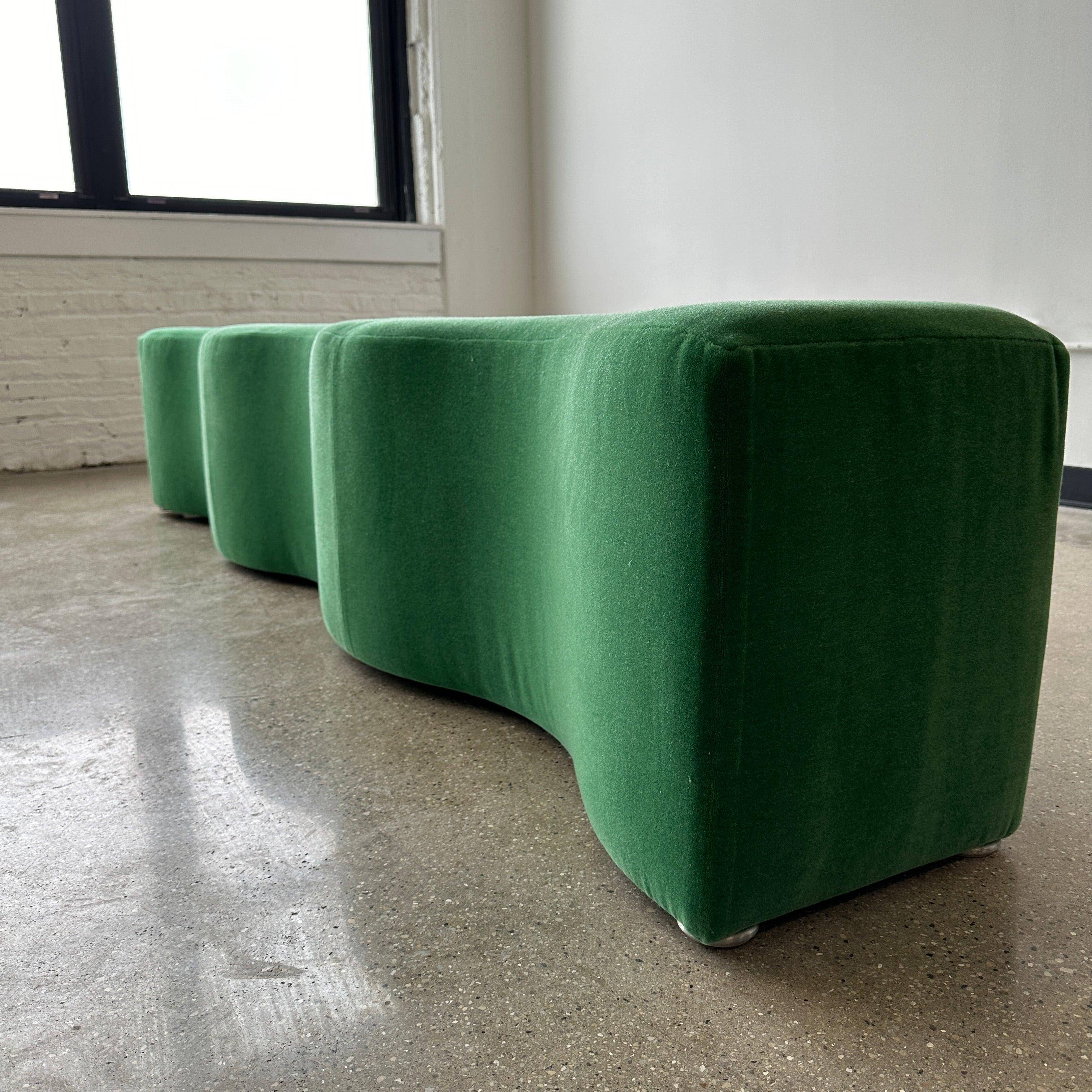 Ripple Bench by Laurinda Spear In Good Condition For Sale In Chicago, IL