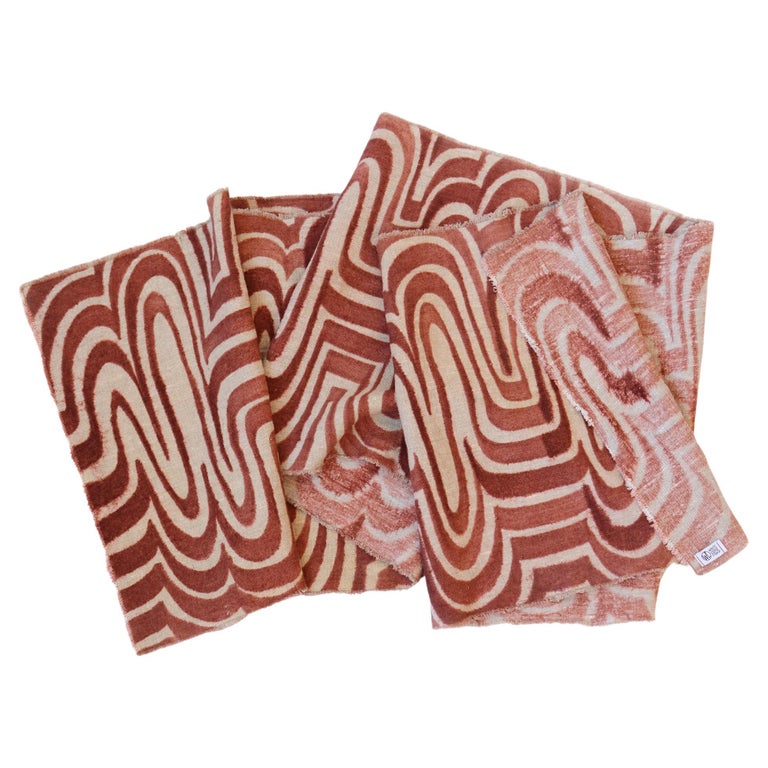 Ripple Collection Linen Table Runner, Coco For Sale at 1stDibs