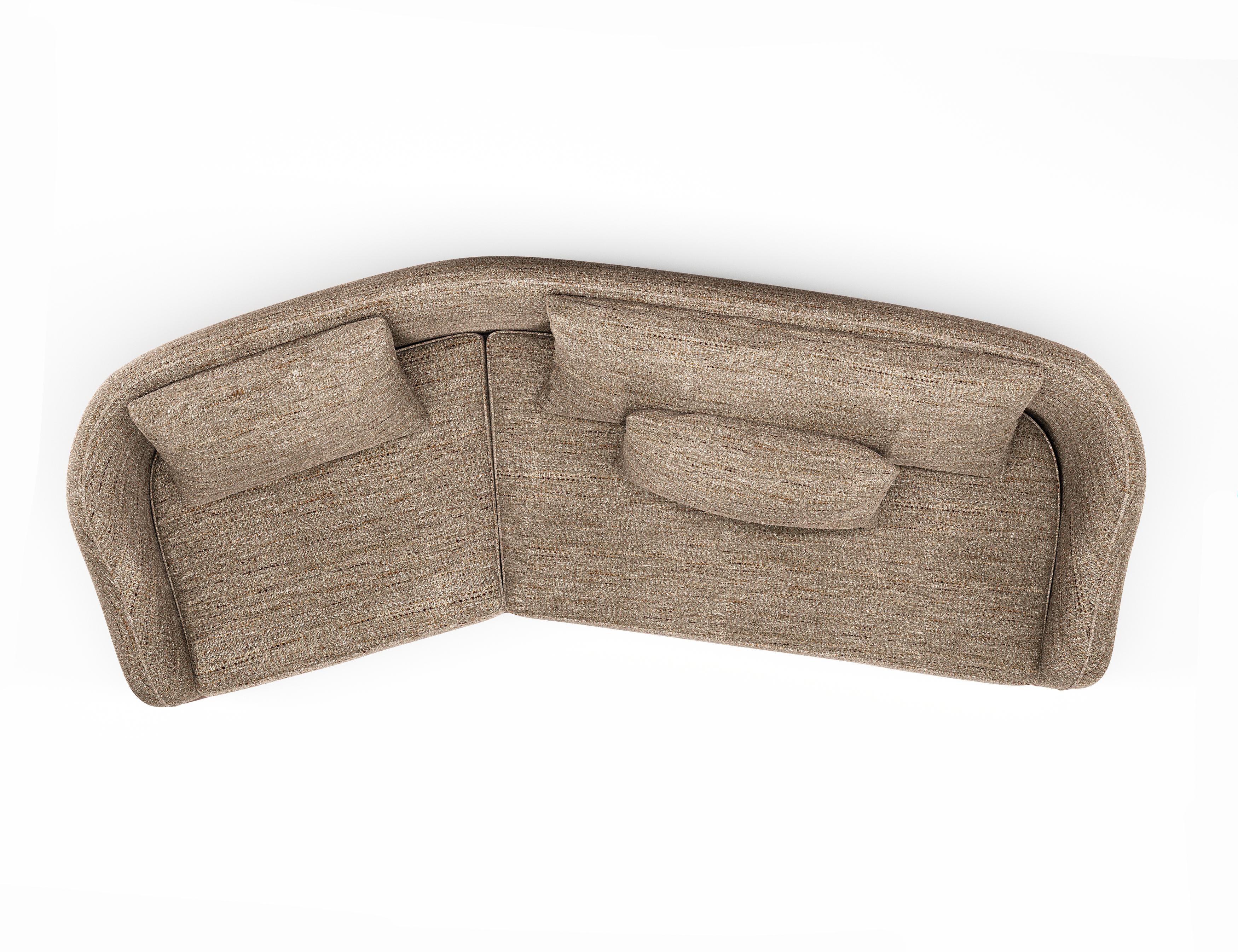 Sofá Ripple - Silueta curva angular con base escultural de madera tallada Moderno en venta
