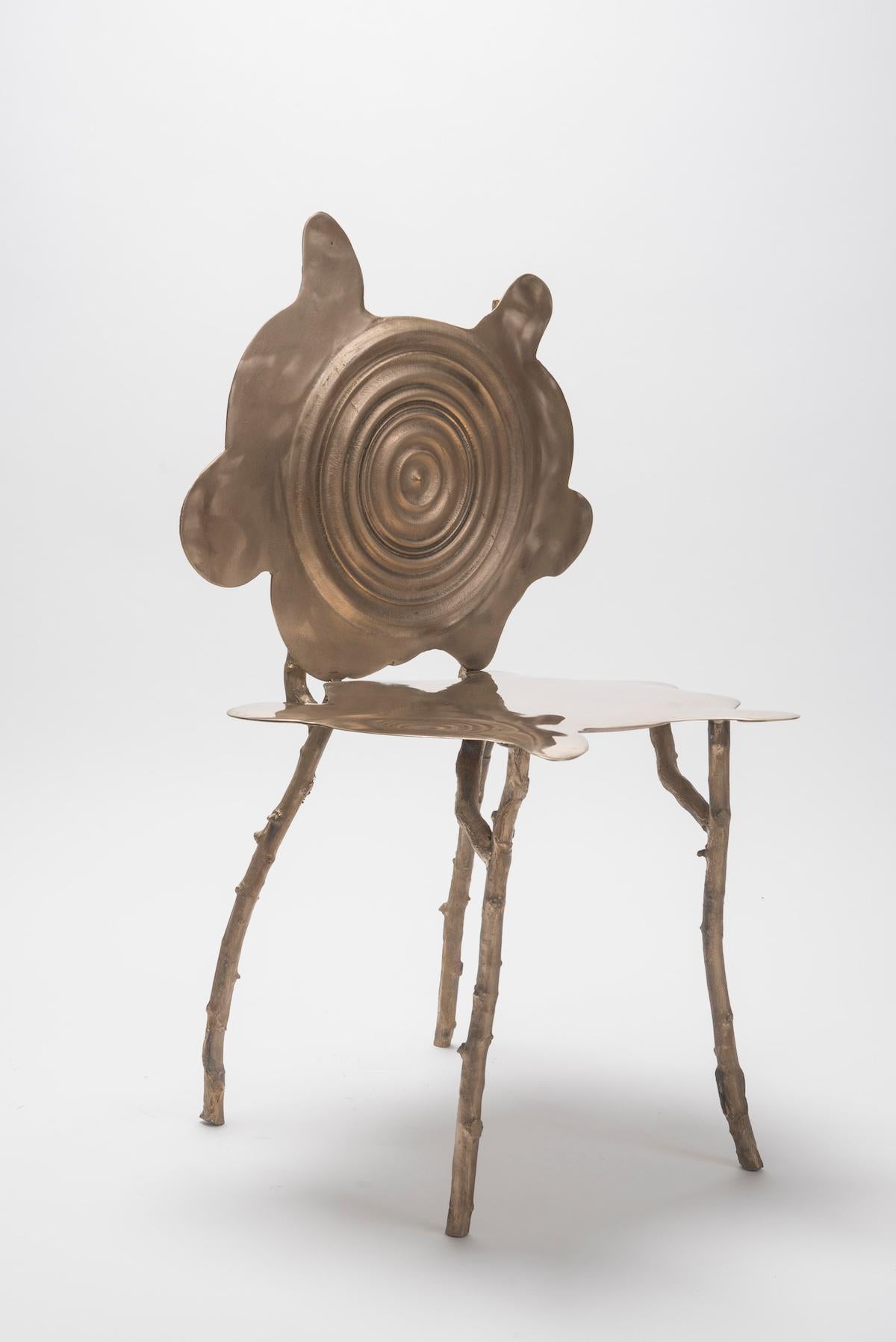 Der Rippled Rorschach Chair verwendet Pfützen