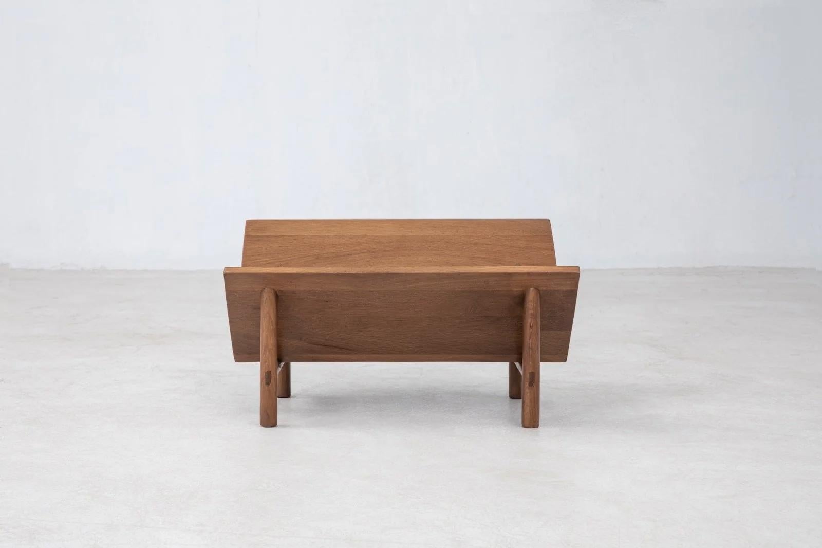 Librero Rise de Sun at Six, Librero o estantería minimalista Siena de madera Chino en venta