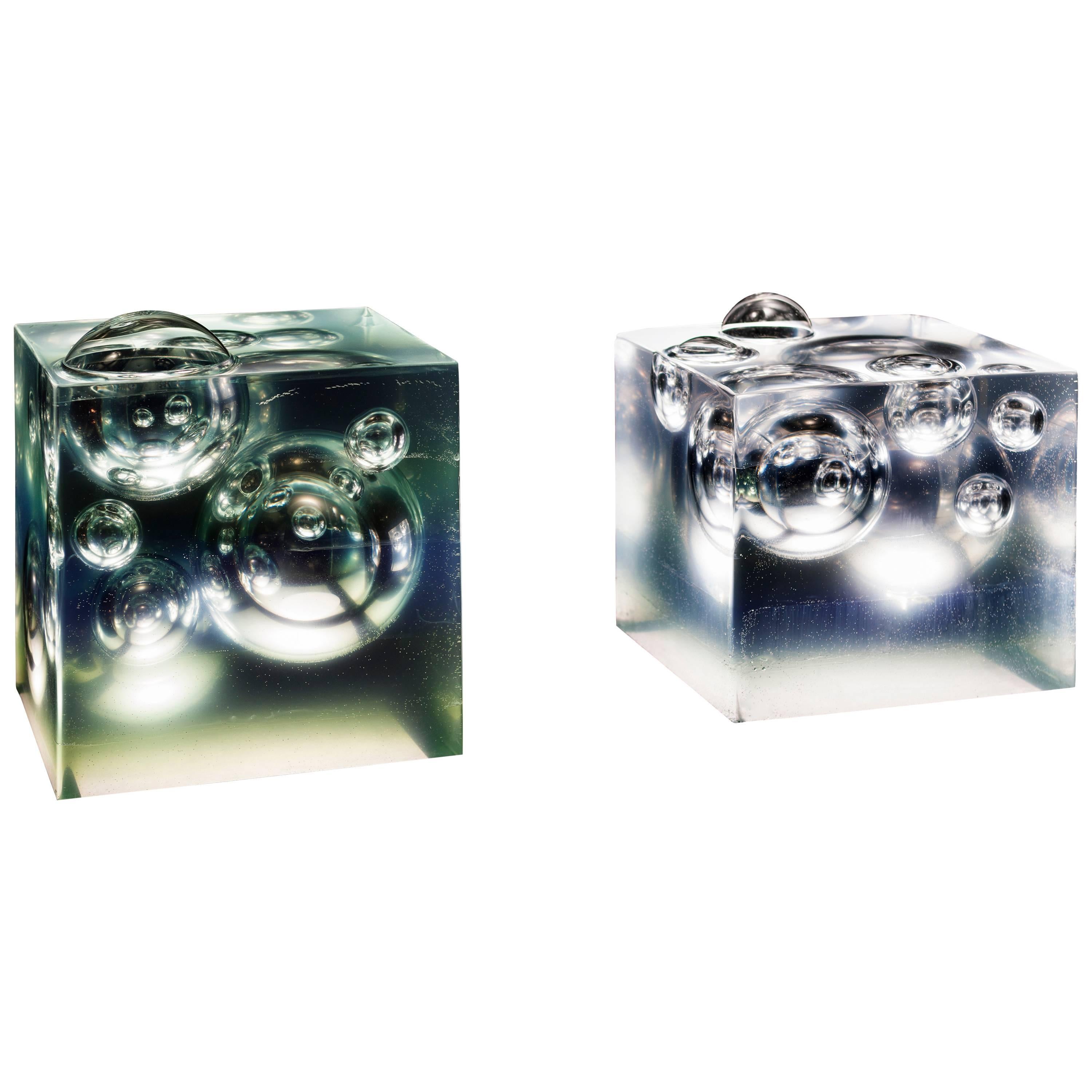 Rise von Hideki Yoshimoto - Skulptur aus Glas und Harz mit Licht