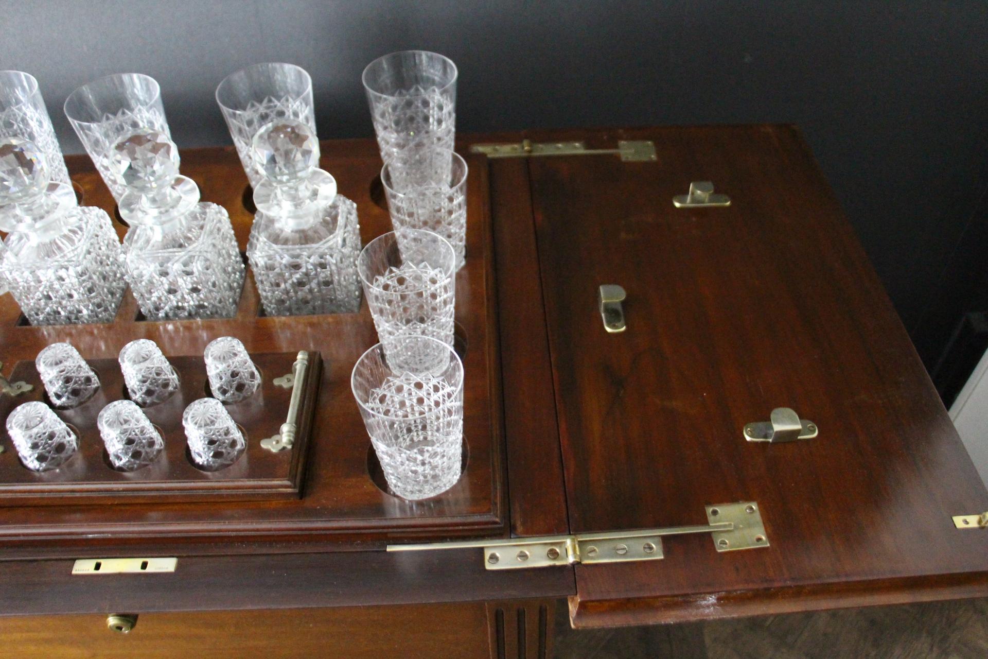 Rising Drink Cabinet, Cocktail Bar, Dry Bar, Folding Bar, Pop Up Cabinet In Good Condition For Sale In Saint-Ouen, FR