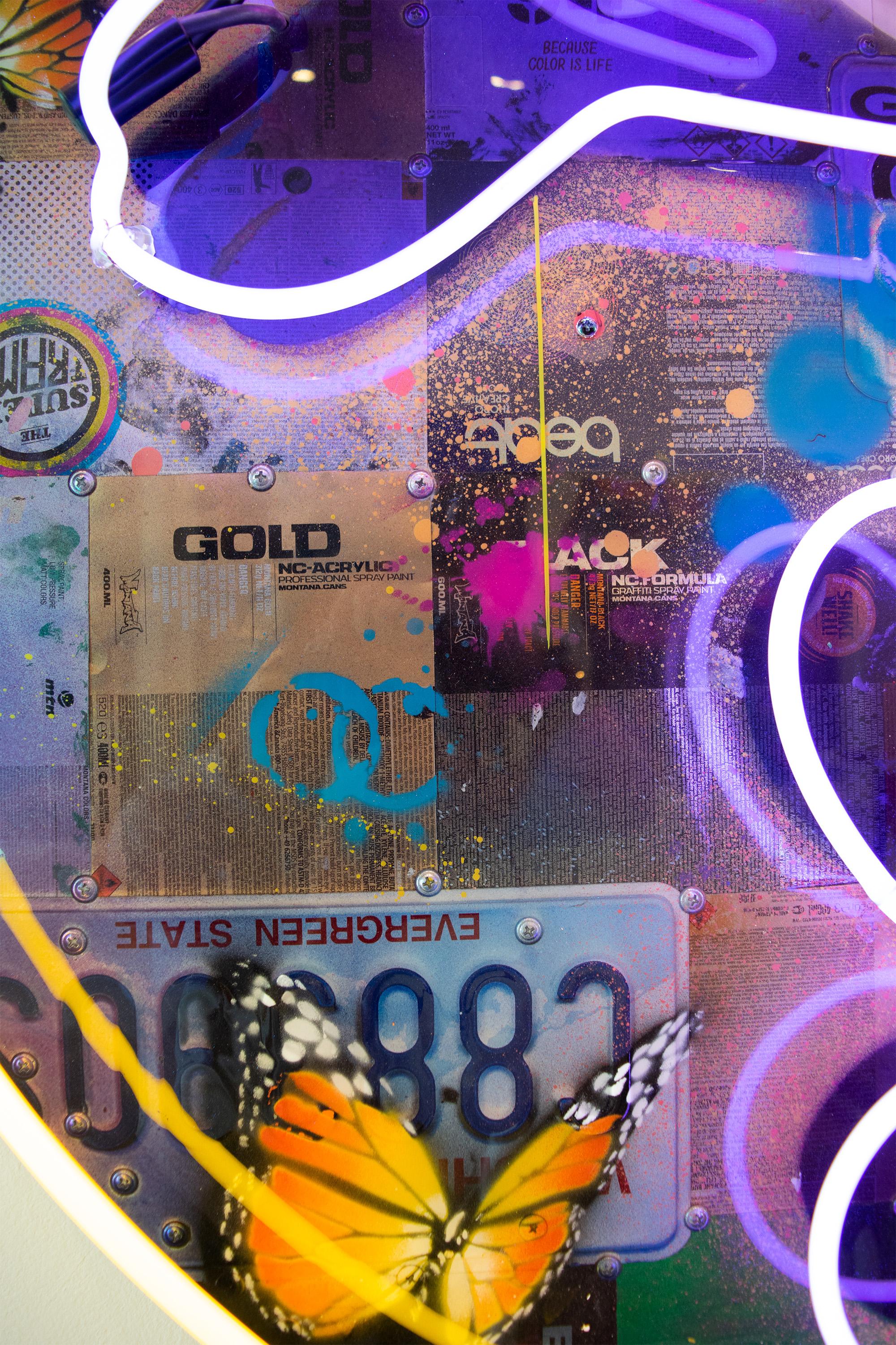 Neon, acrilico, aerosol, vernice per auto Kandy, abalone tritato, resina per tavole da surf su pannello 