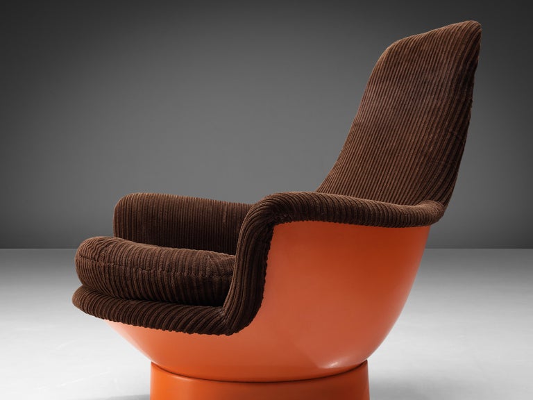 Risto Halme for Peem Oy Lounge Chair Model Tina in Fiberglass For Sale 3