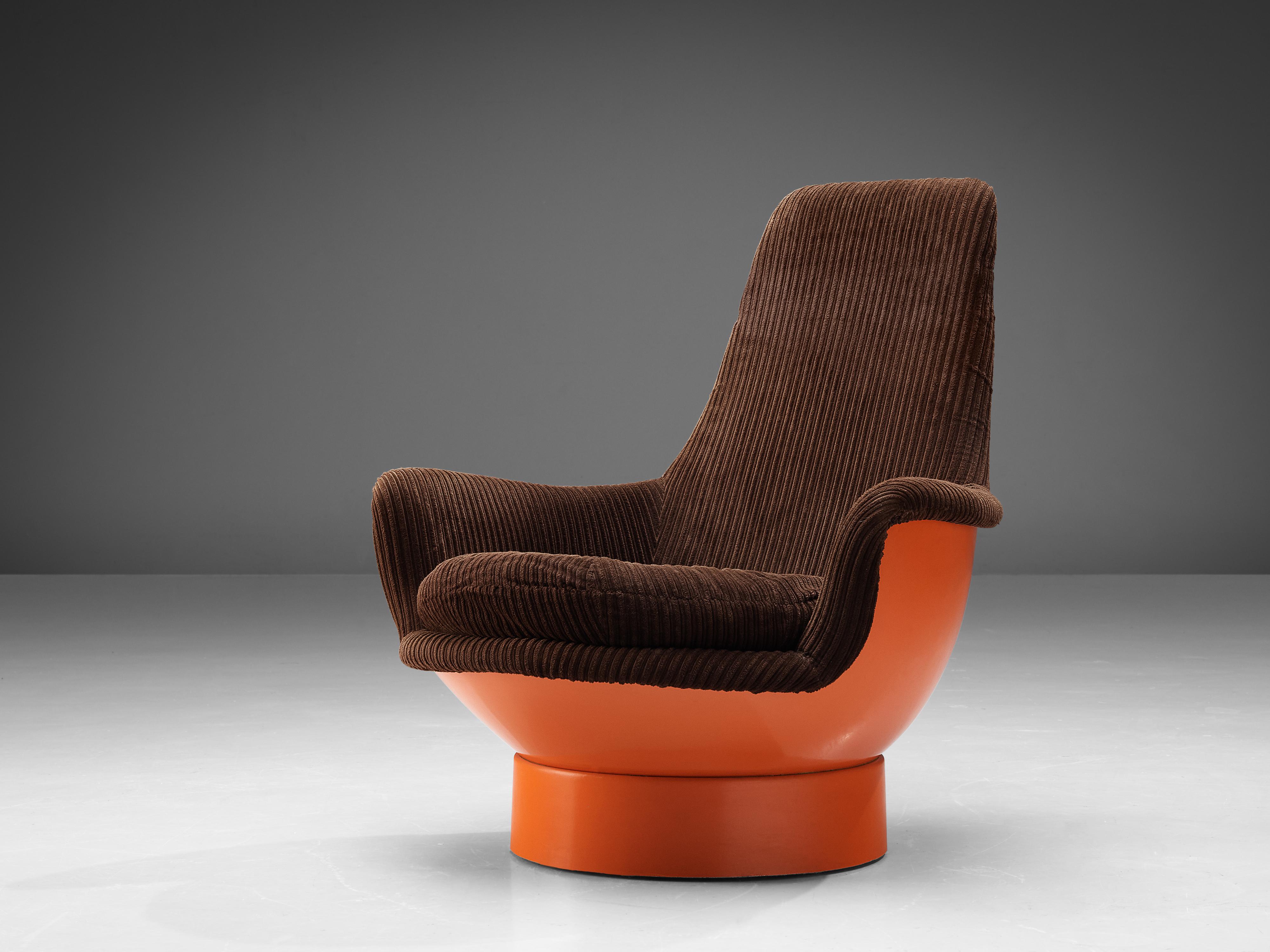 Risto Halme for Peem Oy Finland, lounge chair, model Tina, fiberglass, fabric, Finland, 1970s

Ultimate Space Age lounge or armchair designed by Risto Halme for Peem Oy in Finland. The 1970s model, called 'Tina', features a base in orange