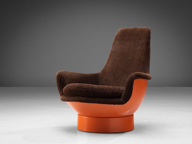 Risto Halme for Peem Oy Finland, lounge chair, model Tina, fiberglass, fabric, Finland, 1970s

Ultimate Space Age lounge or armchair designed by Risto Halme for Peem Oy in Finland. The 1970s model, called 'Tina', features a base in orange