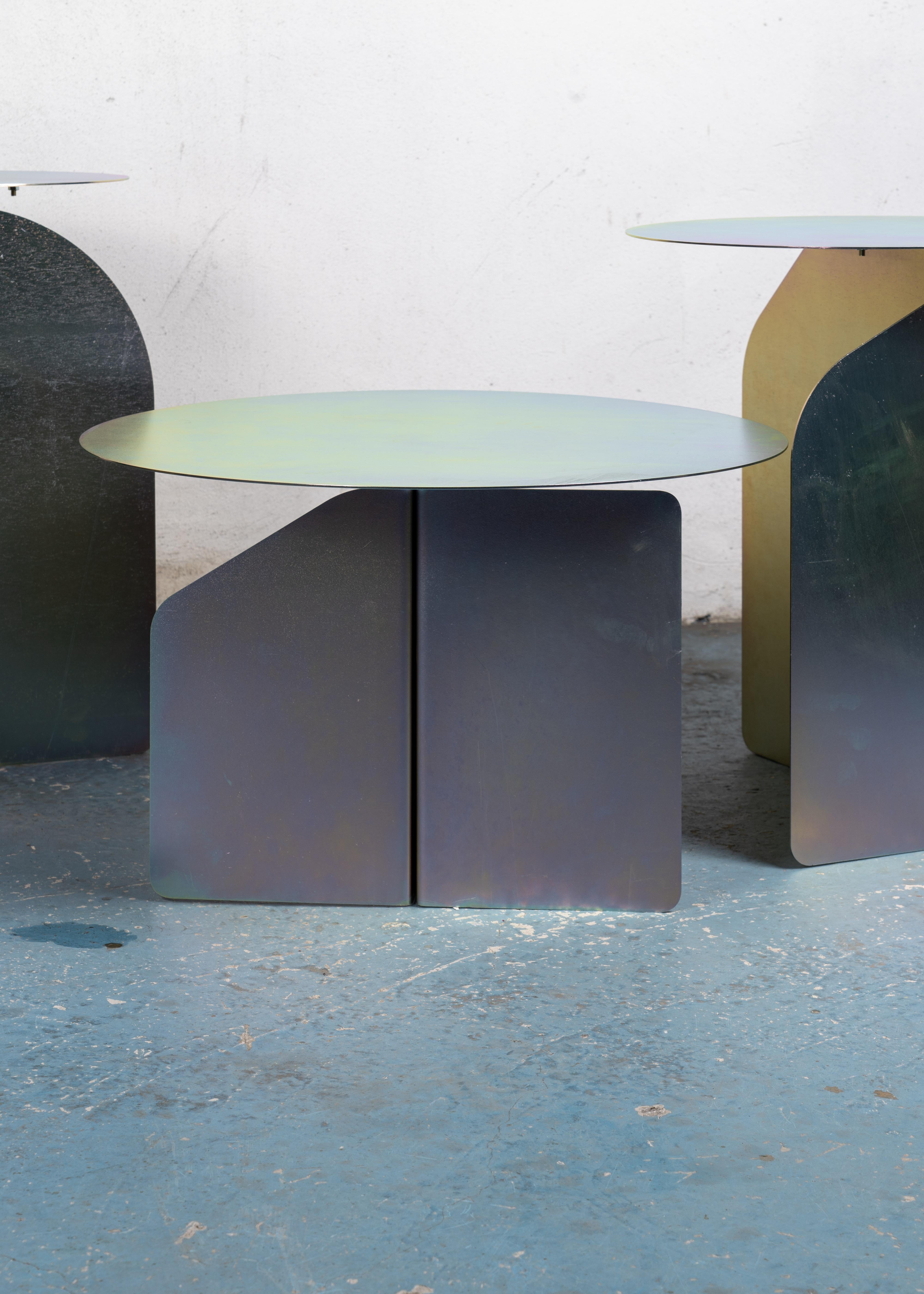 Risvolto 01 Mesas arco iris de metal fabricadas en Italia por Enrico Girotti Italiano en venta