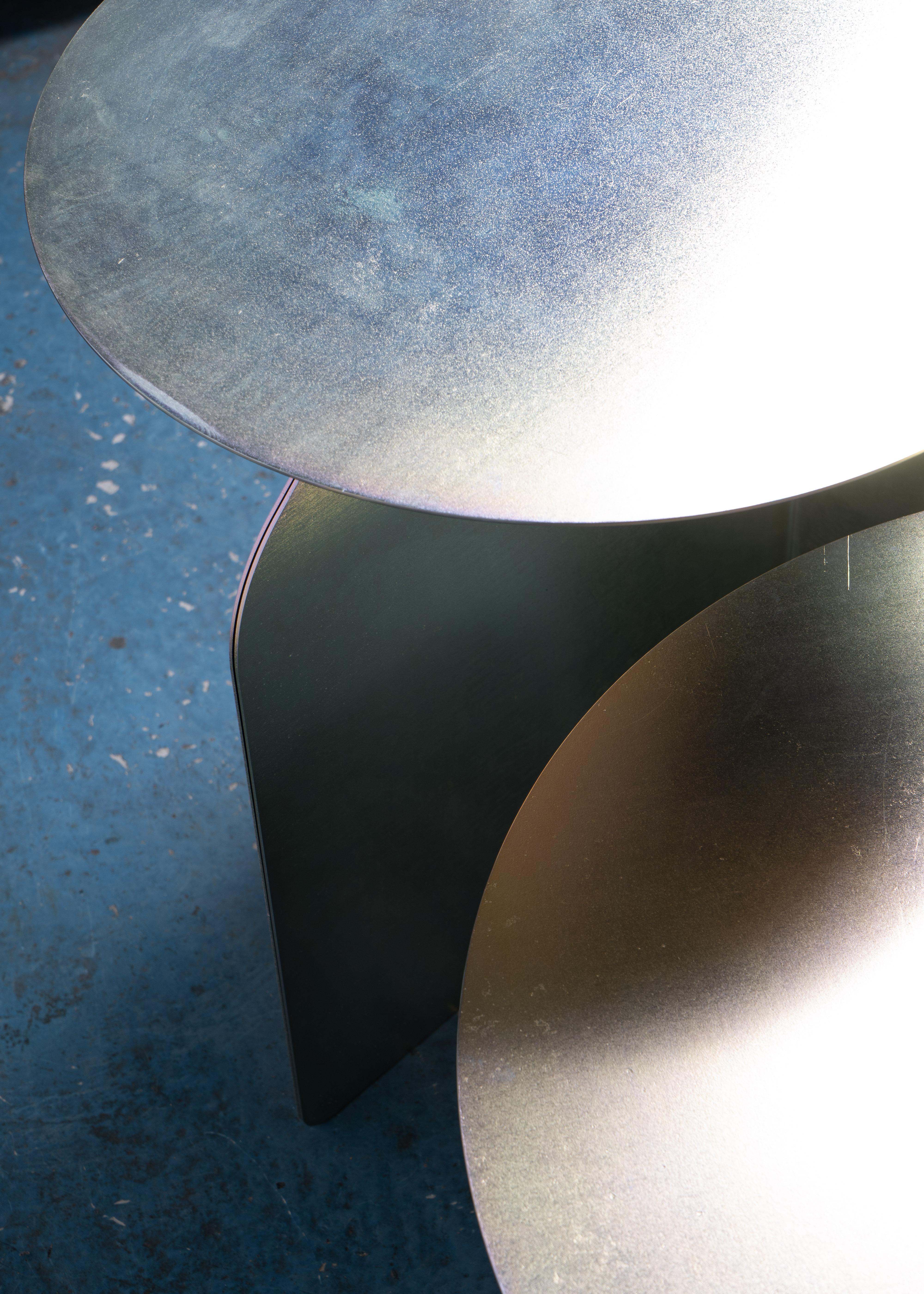Risvolto 02 Mesas arco iris de metal fabricadas en Italia por Enrico Girotti Bronceado en venta