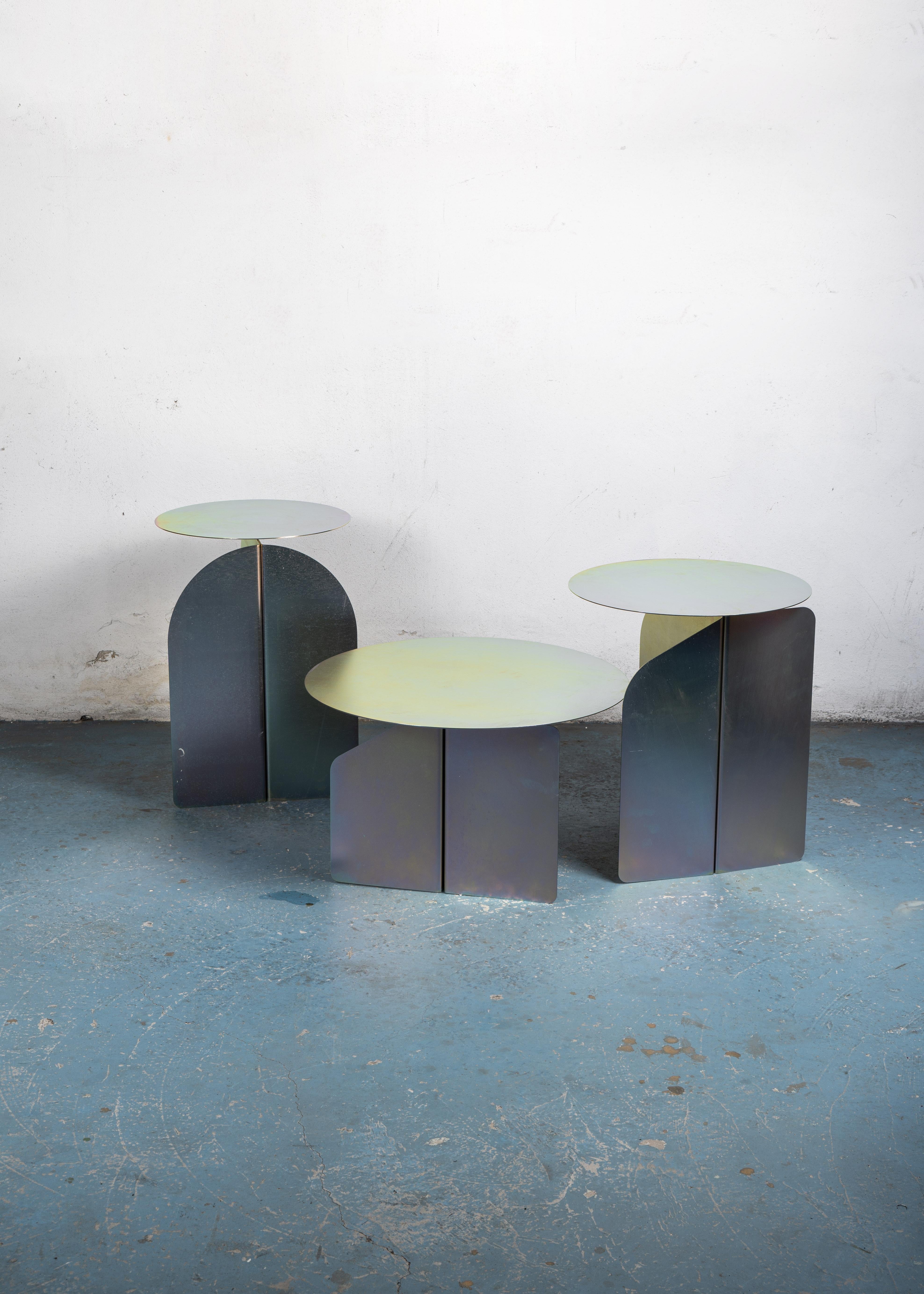 Risvolto 03 Mesas arco iris de metal fabricadas en Italia por Enrico Girotti Bronceado en venta