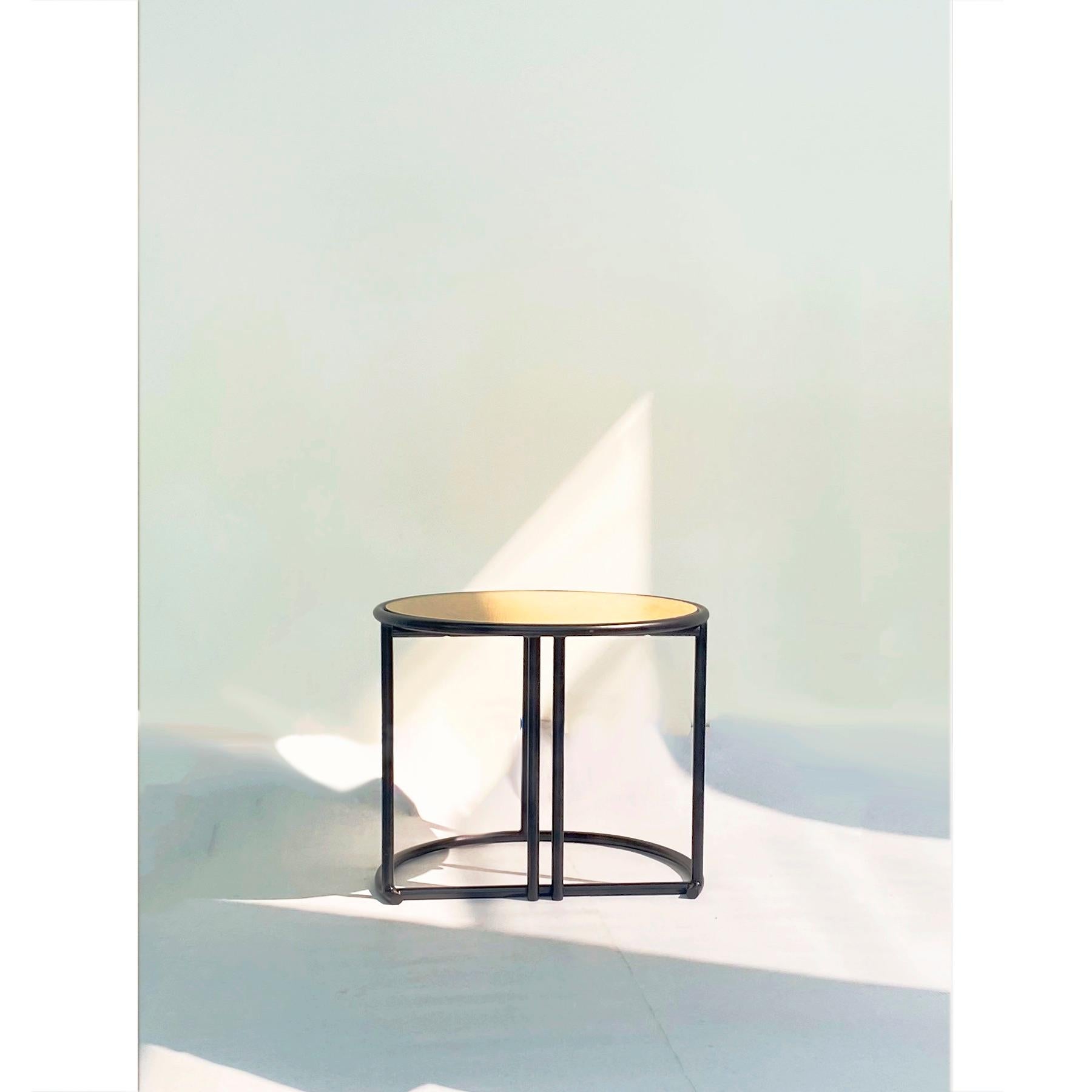 Table d'appoint Riet / 2021/ métal et bois de chêne. 