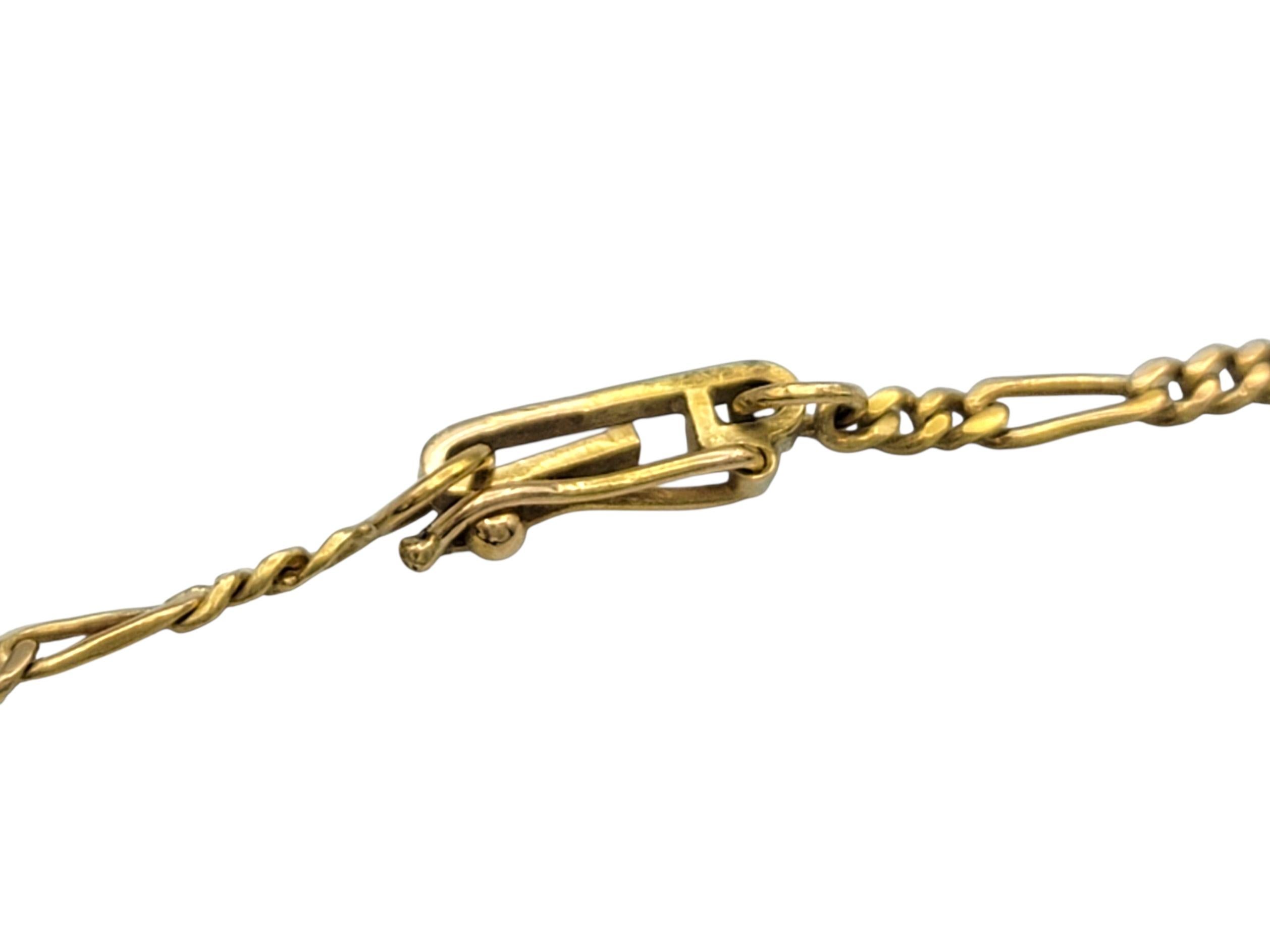 Collar Colgante de Diamantes Santa Católica Rita de Cascia en Oro Amarillo de 14 Kilates en venta 1