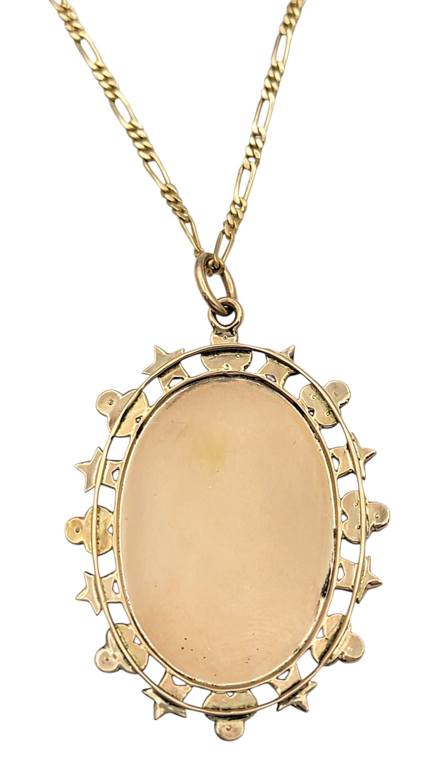 Collar Colgante de Diamantes Santa Católica Rita de Cascia en Oro Amarillo de 14 Kilates en venta 3