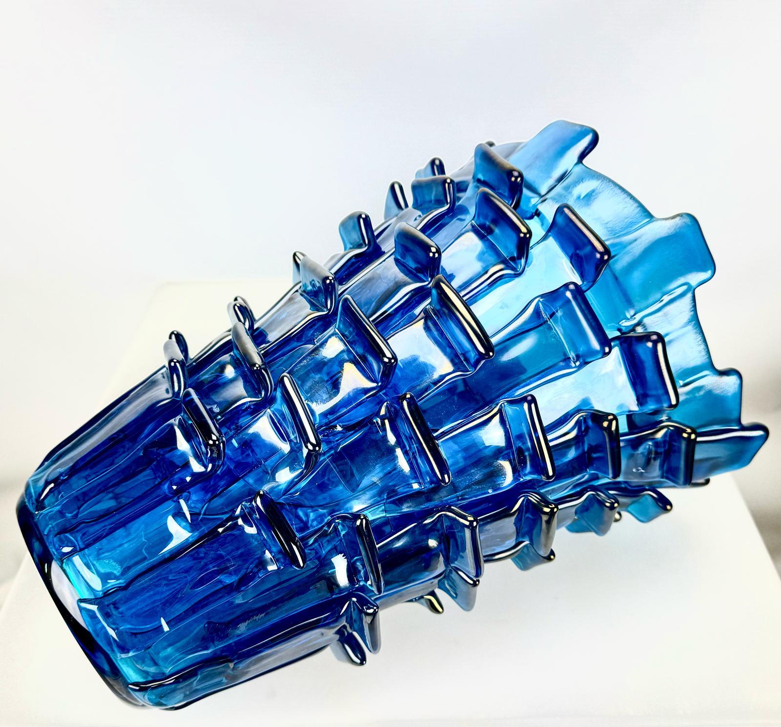 Moderno Vaso in vetro Ritagli in blu di Fulvio Bianconi per Venini in vendita