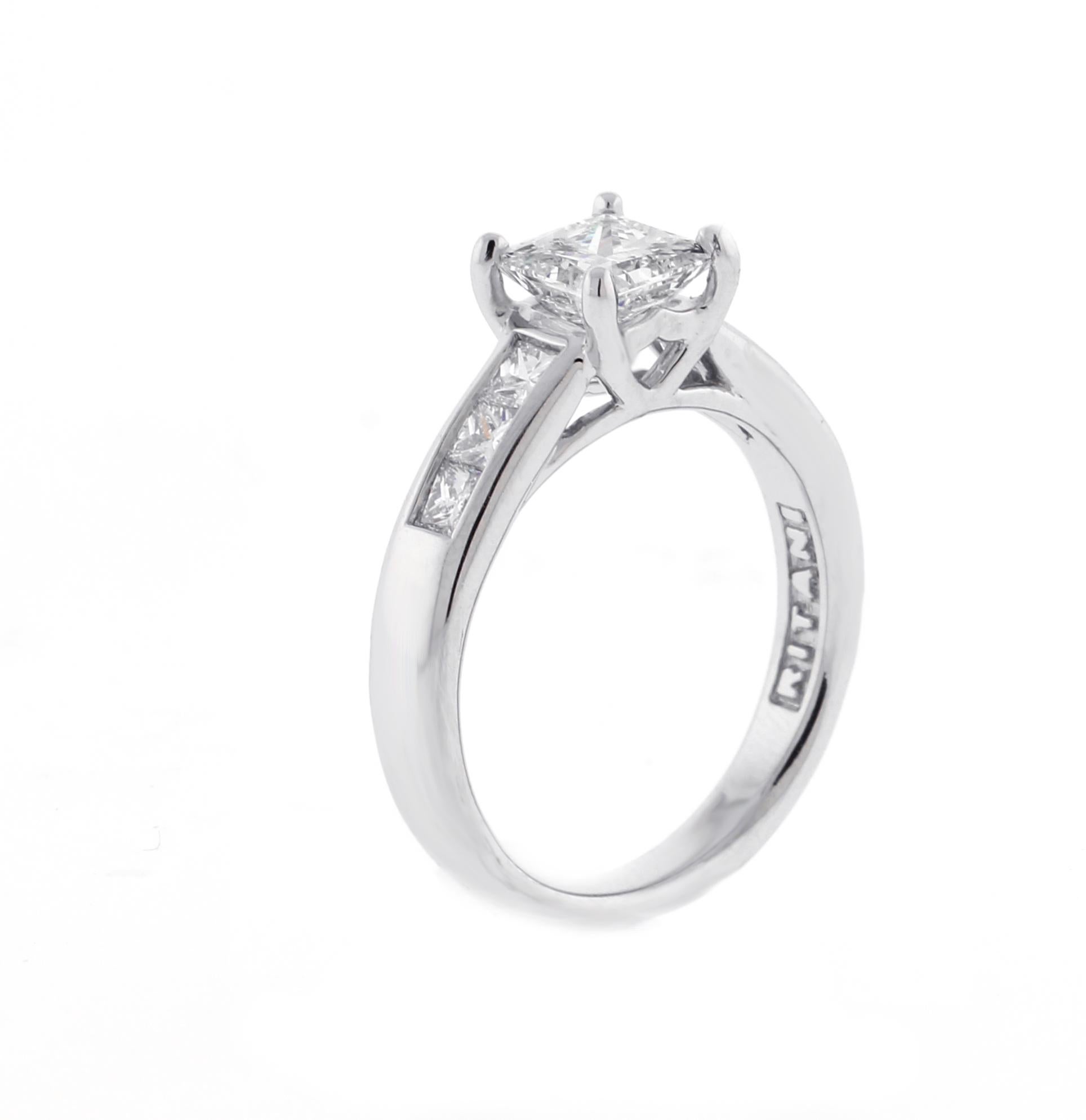 Ritani 1.02ct Princess Cut Diamond Engagement Ring in Platinum In Excellent Condition For Sale In Bethesda, MD