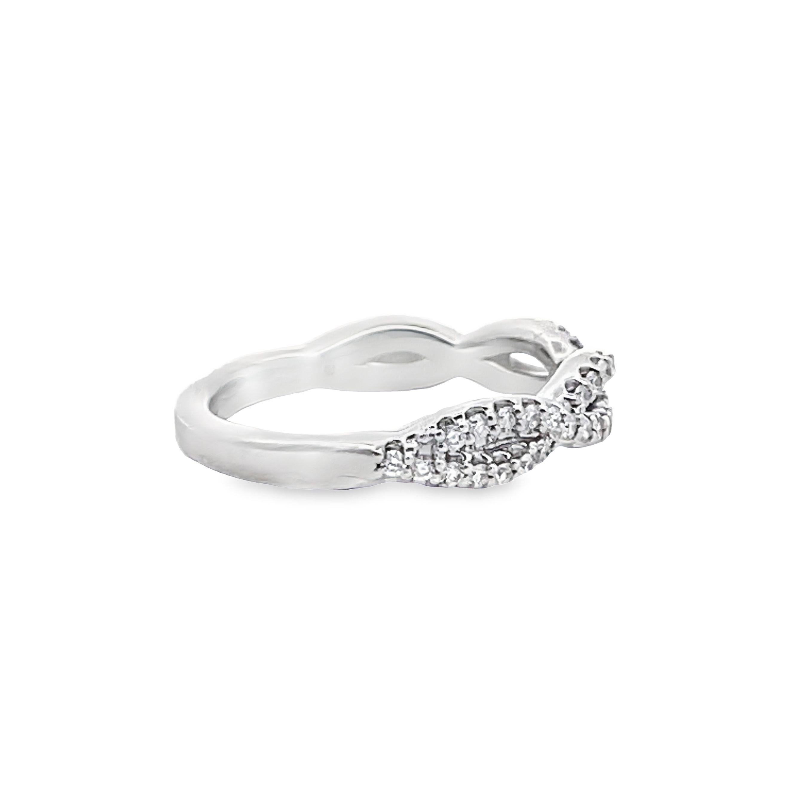 Contemporary Ritani 14K White Gold Diamond Twist Ring - 21318 - Size 6.5 For Sale