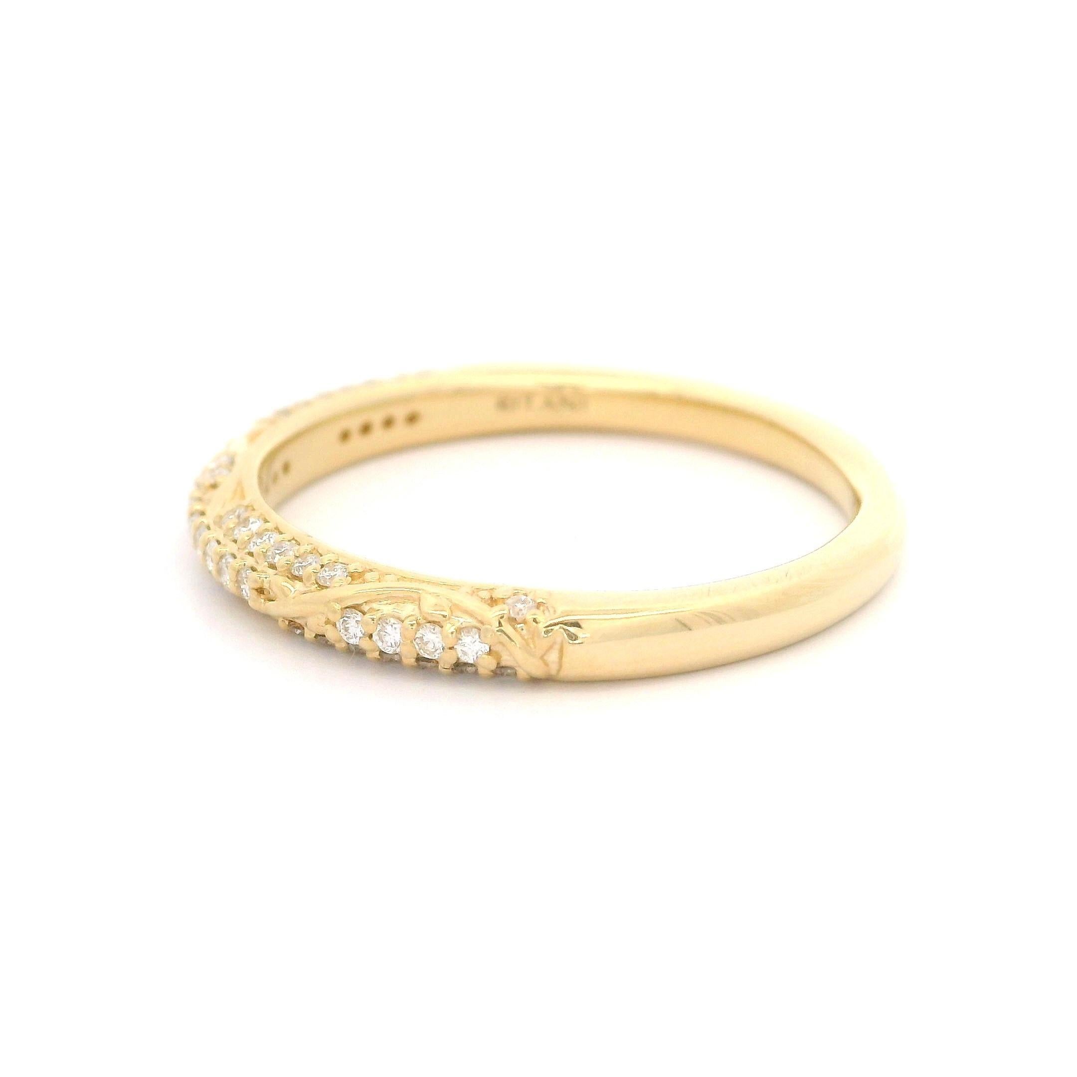 Ritani 18k Yellow Gold 0.22ctw Diamond Three Row Vine Design Band Ring For Sale 4