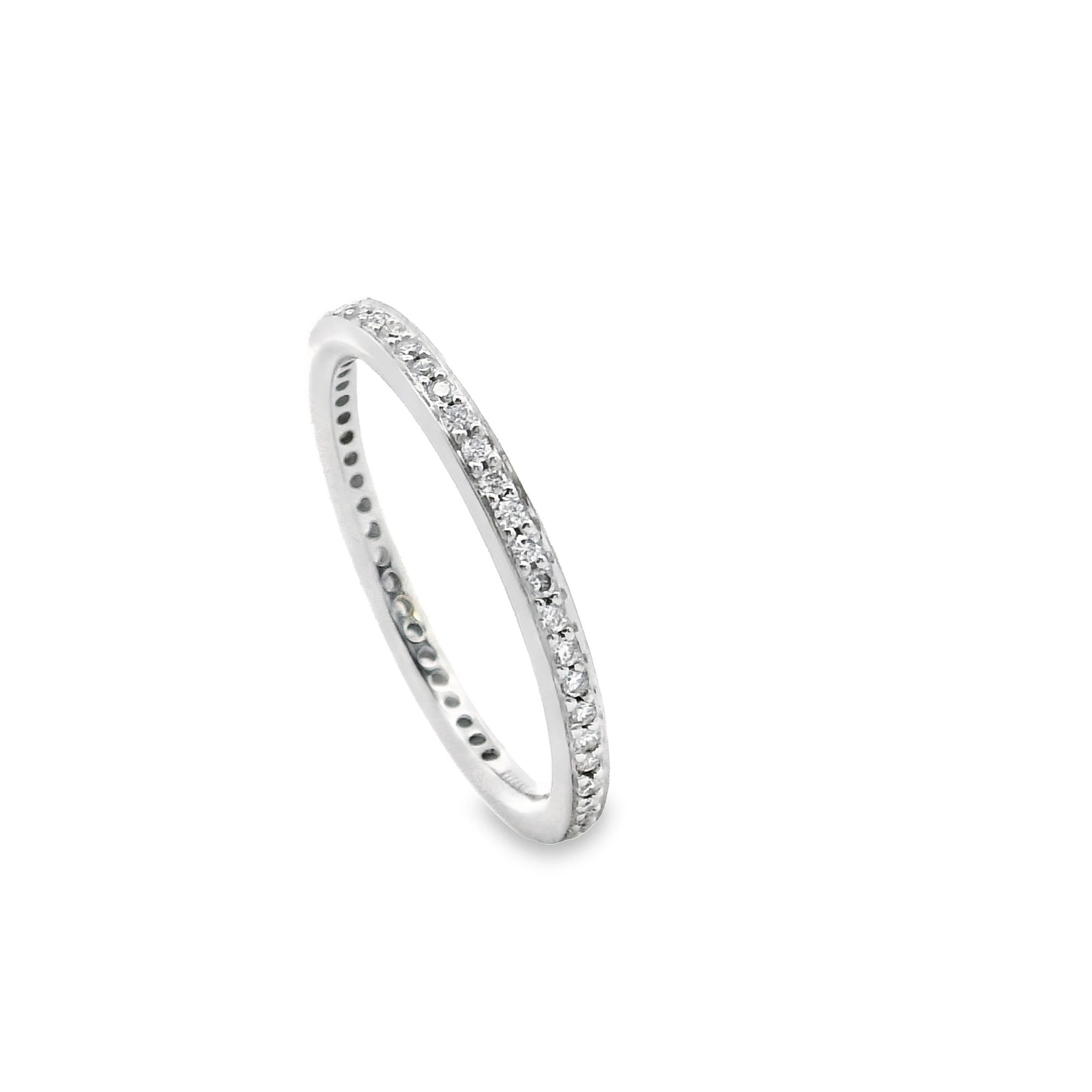 Taille ronde Ritani 31694 Endless Love, bague d'éternité en or blanc 18 carats avec diamants - Taille 6,75 en vente
