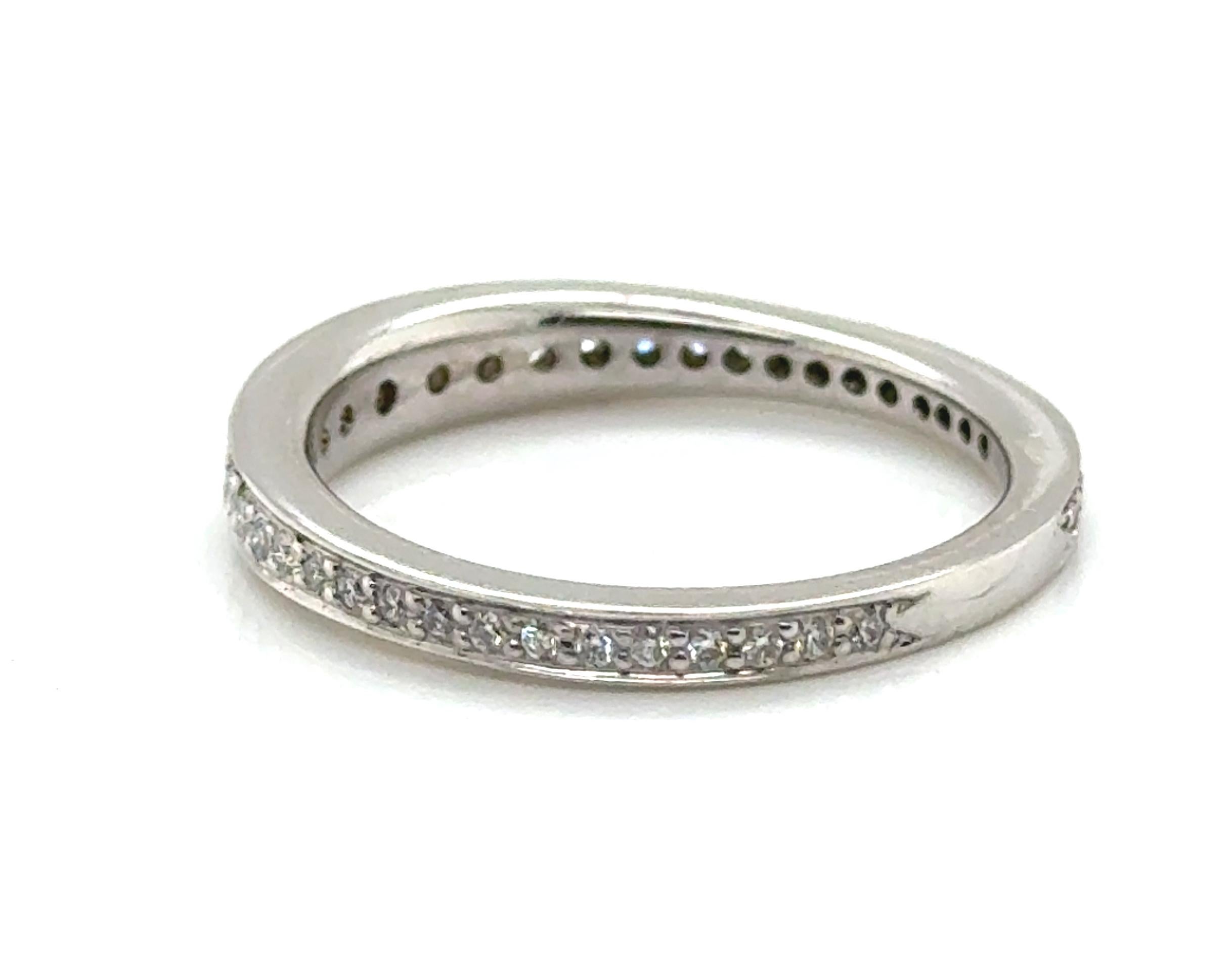 Ritani Eternity Diamond Wedding Ring Band .39ct Mined 14K Graduated Brand New


Comprenant 39 diamants ronds naturels de taille brillante

Ritani PDSF 2 610

Bandeau de diamants gradués

Anneau quasi éternel, peut être dimensionné

Pièce