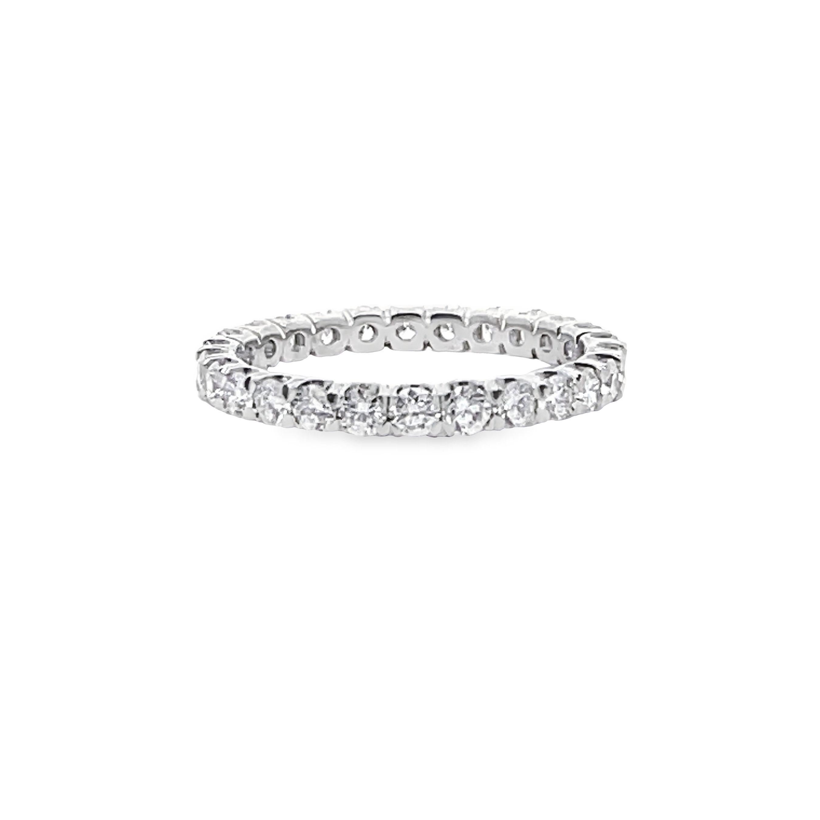Ritani Masterwork, bague d'éternité en or blanc 18 carats avec diamants - Style 32720 - Taille 6,75 Neuf - En vente à Old Tappan, NJ