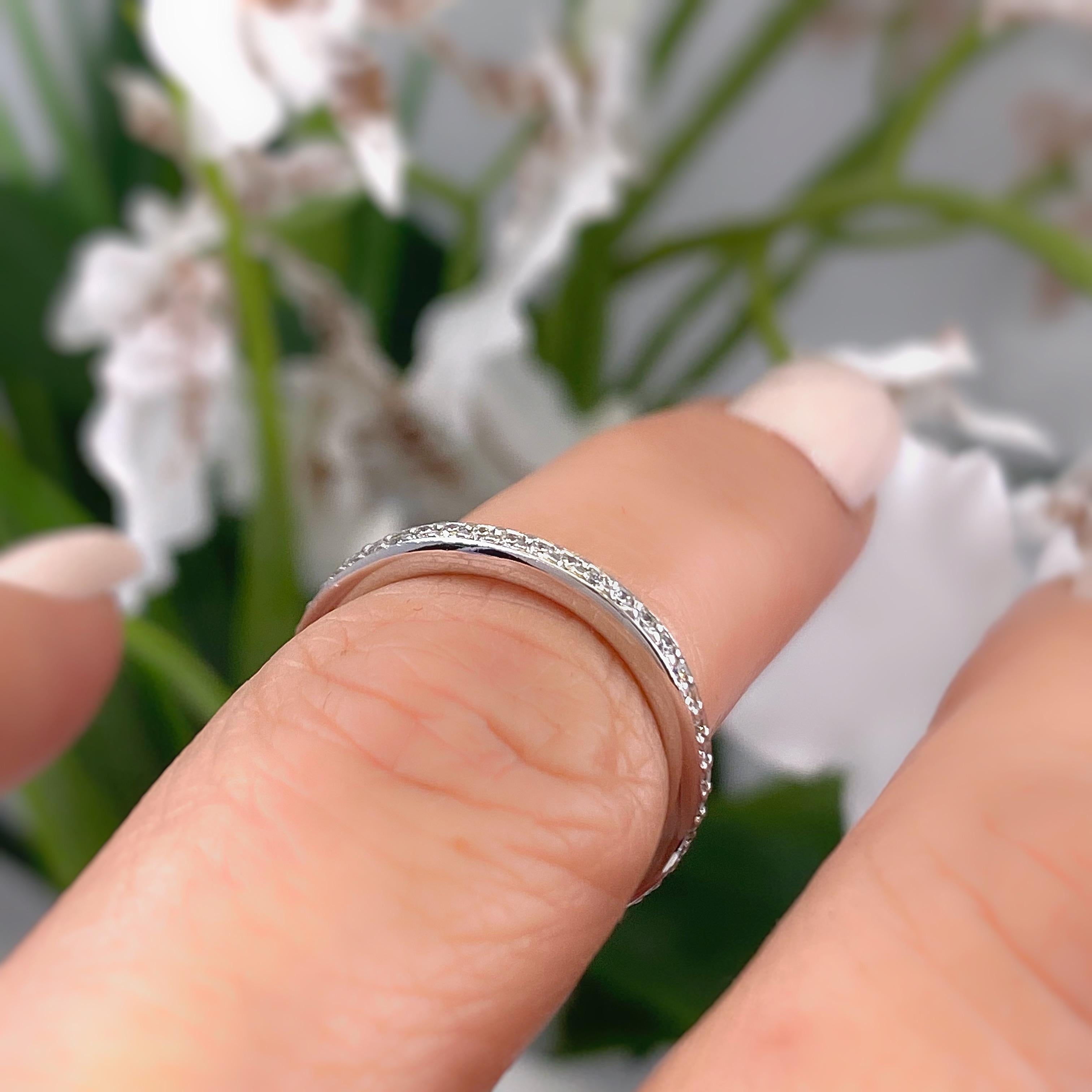Alianza de Diamante Eternidad Ritani MicroPave en Platino Corte redondo en venta