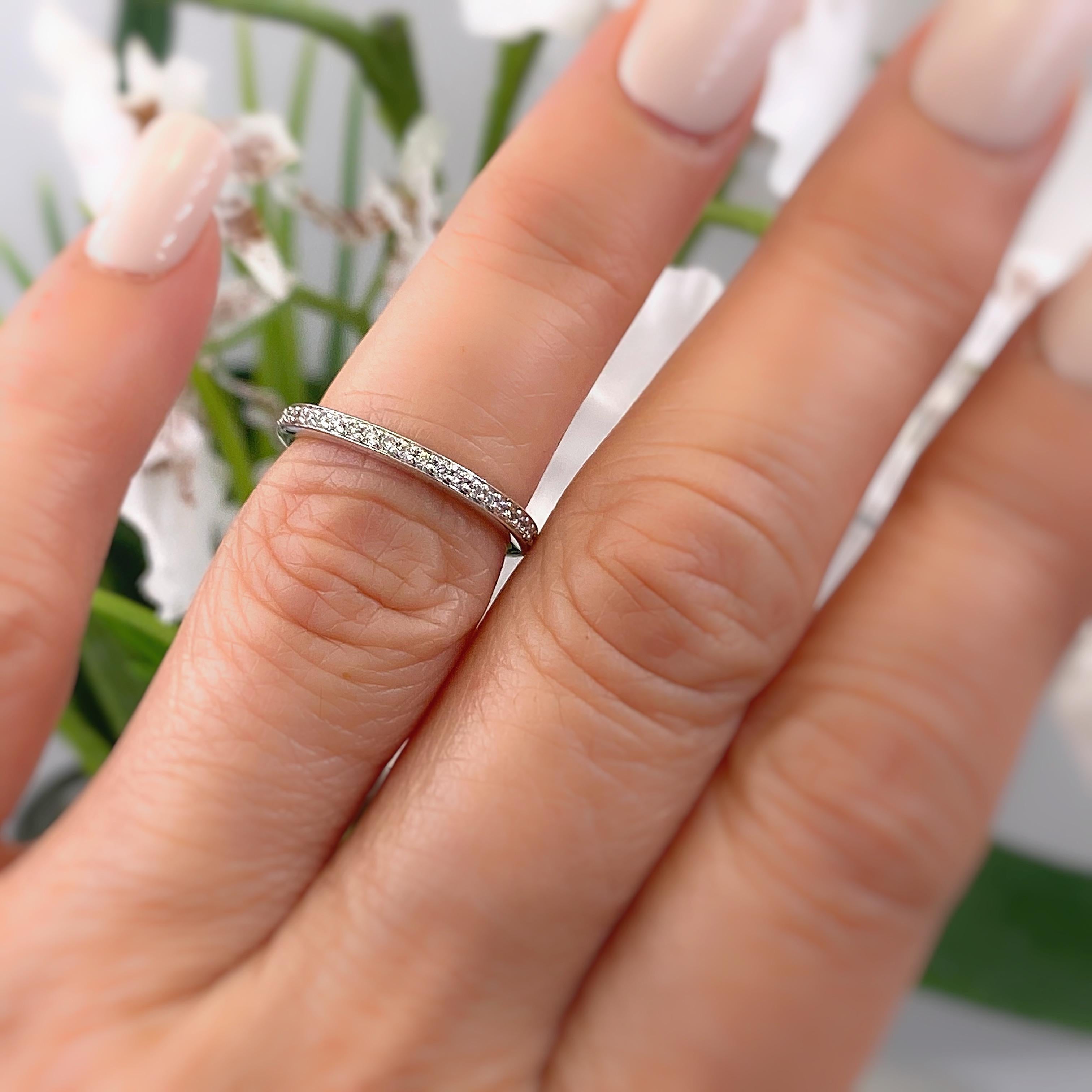 Femenino o masculino Alianza de Diamante Eternidad Ritani MicroPave en Platino en venta