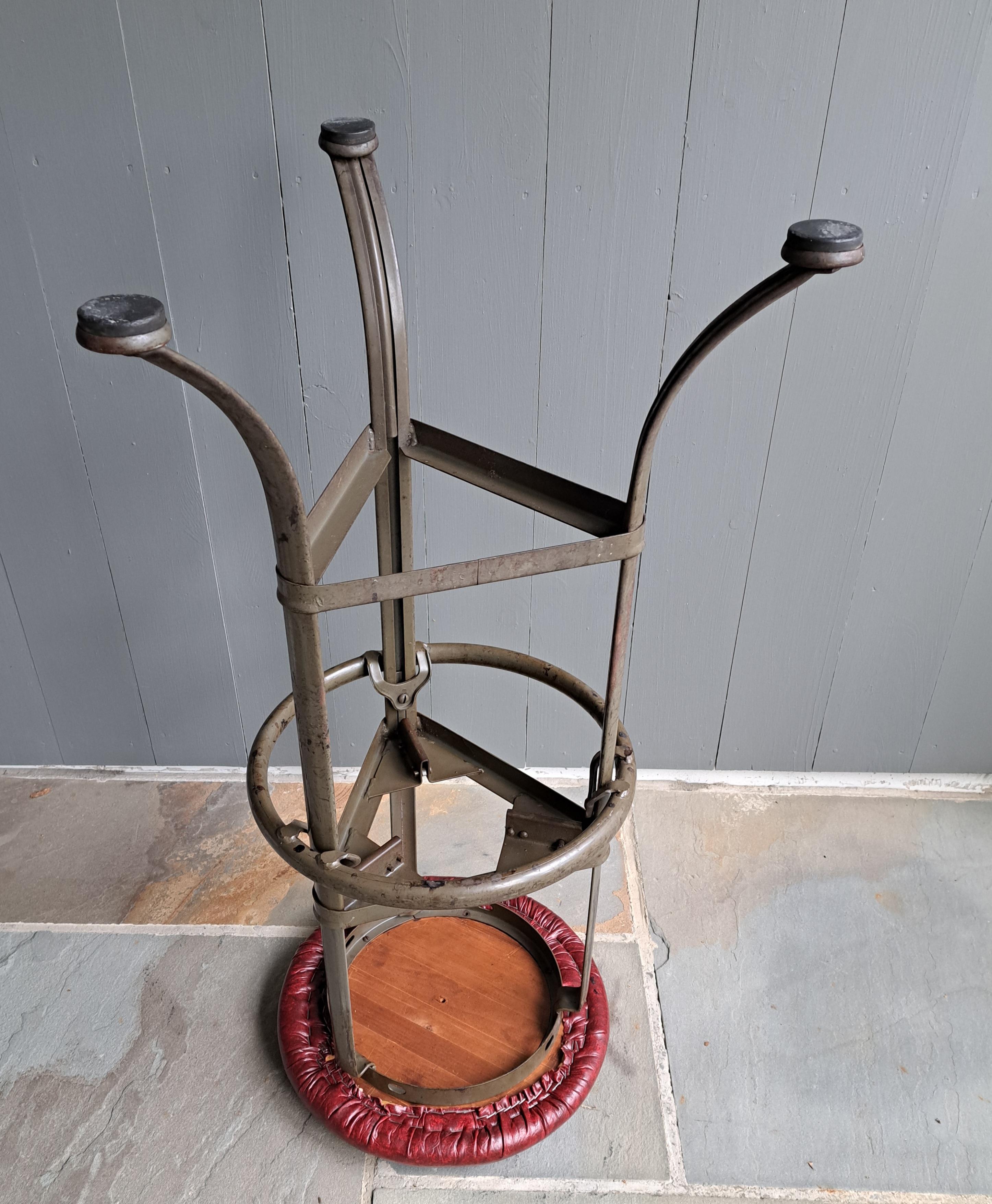 Métal Rite Hite Tabouret industriel réglable en vente