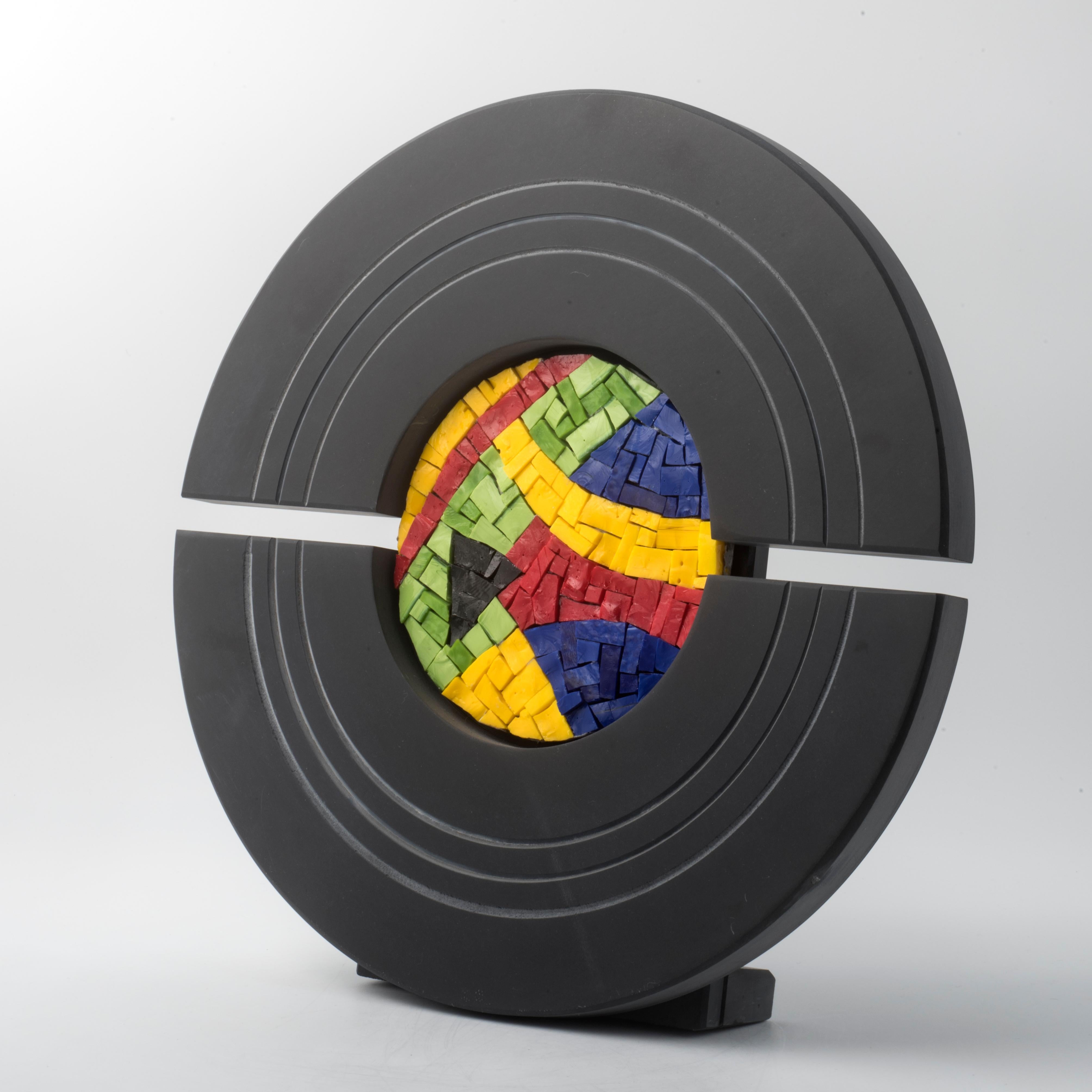 RITMO COLORATO - Escultura de mosaico y pizarra de Nino Basso - Pieza única Italian en venta