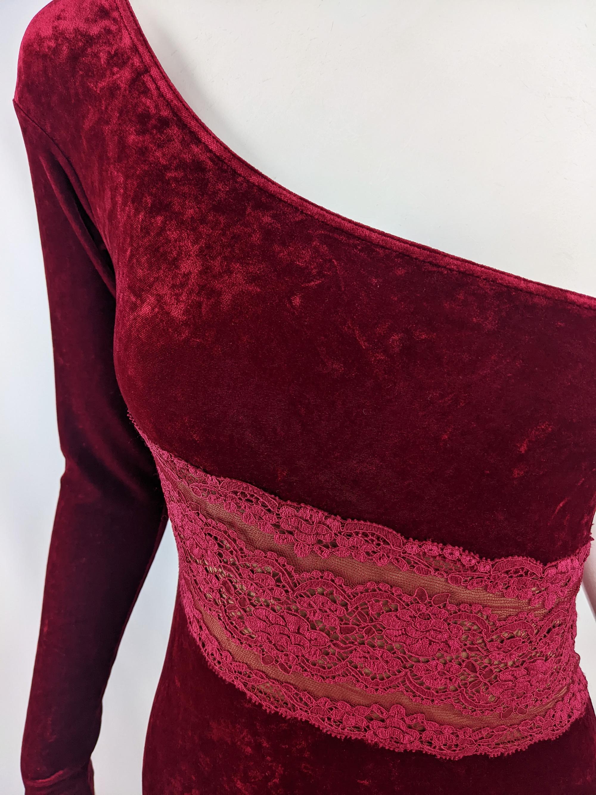 Ritmo Di Perla by La Perla Vintage Red Velour & Lace Bodycon Evening Dress In Excellent Condition For Sale In Doncaster, South Yorkshire