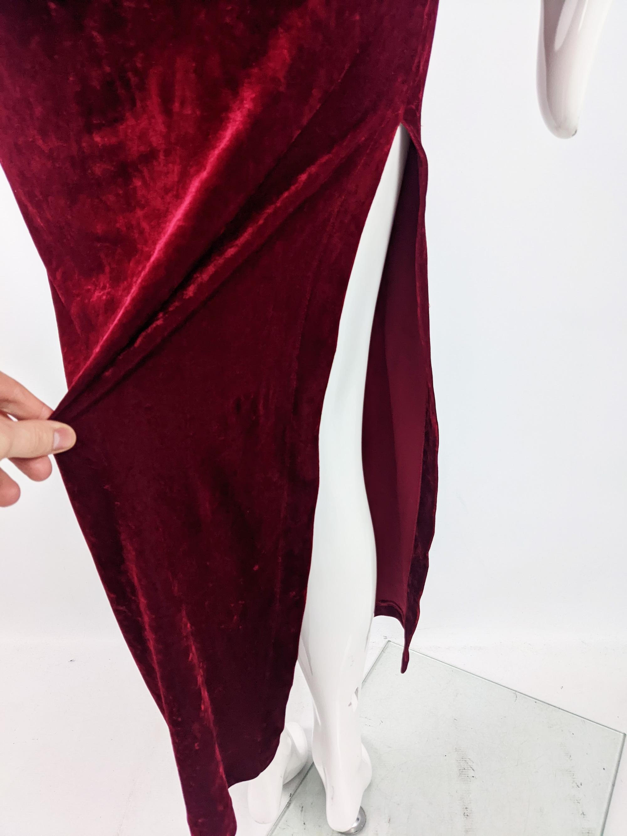 Ritmo Di Perla by La Perla Vintage Red Velour & Lace Bodycon Evening Dress For Sale 1