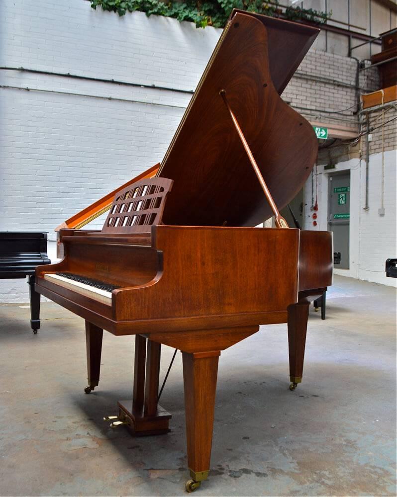 Ritmuller Grand Piano Art in Rosewood Case In Fair Condition For Sale In Macclesfield, Cheshire