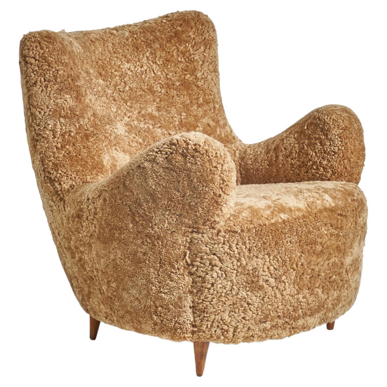 Rito Valla Attribution, Organic Lounge Chair, Beige Shearling, Wood, Italy 1950s