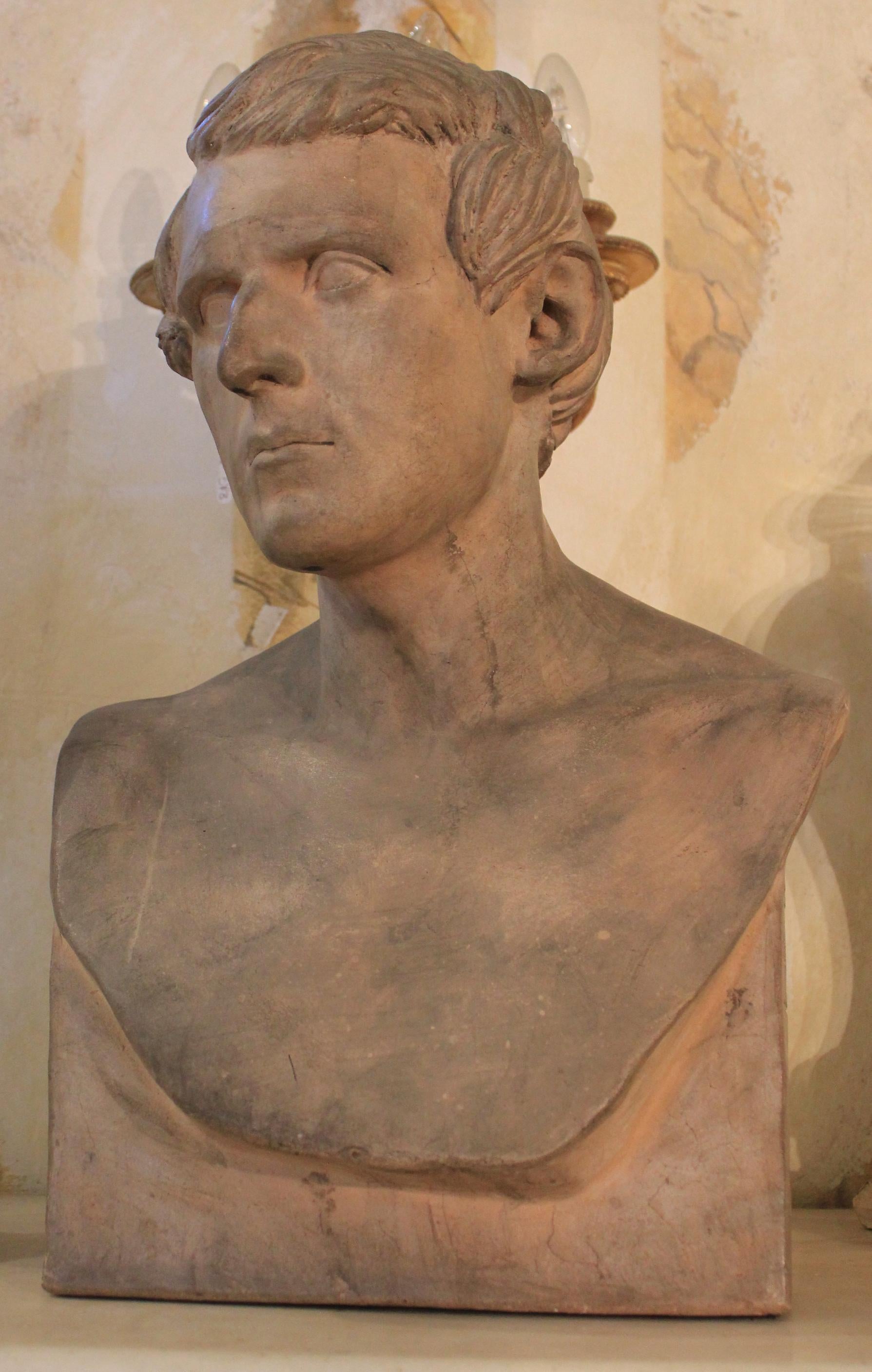 Néo-classique portrait d'un gentilhomme, sculpture en terre cuite d'Etienne Edouard Suc en vente