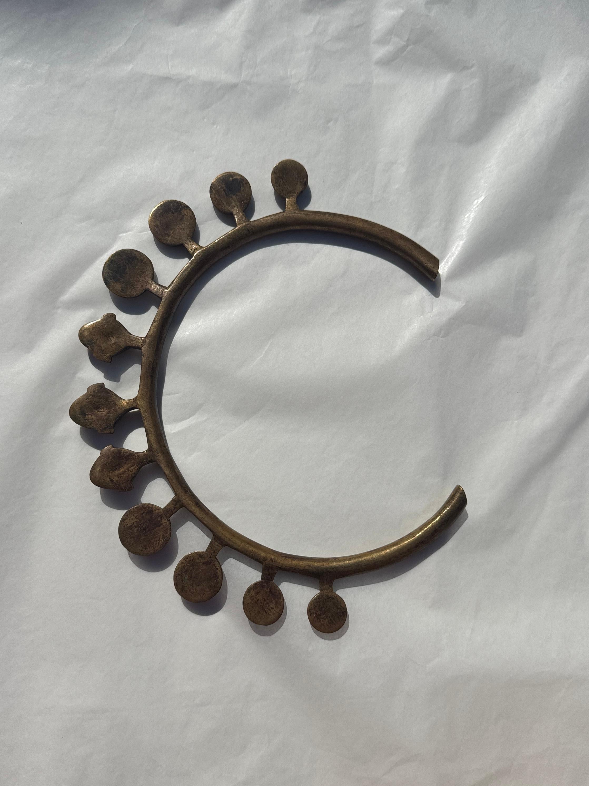 Ritual Bronze Collar – Konyak Tribe, Nagaland In condizioni buone in vendita a Milano, IT
