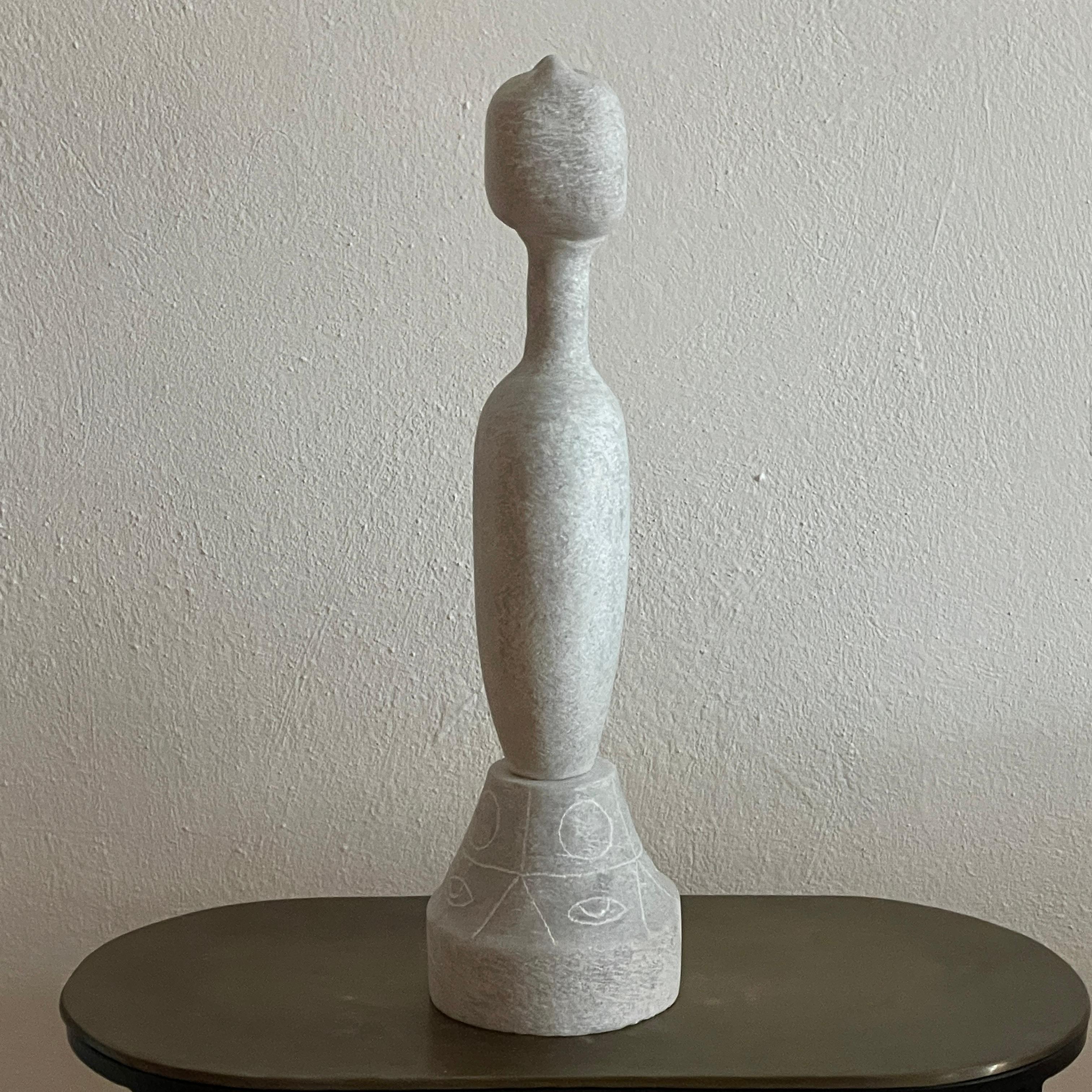Ritual Hand Carved Marble Sculpture by Tom Von Kaenel In New Condition For Sale In Geneve, CH
