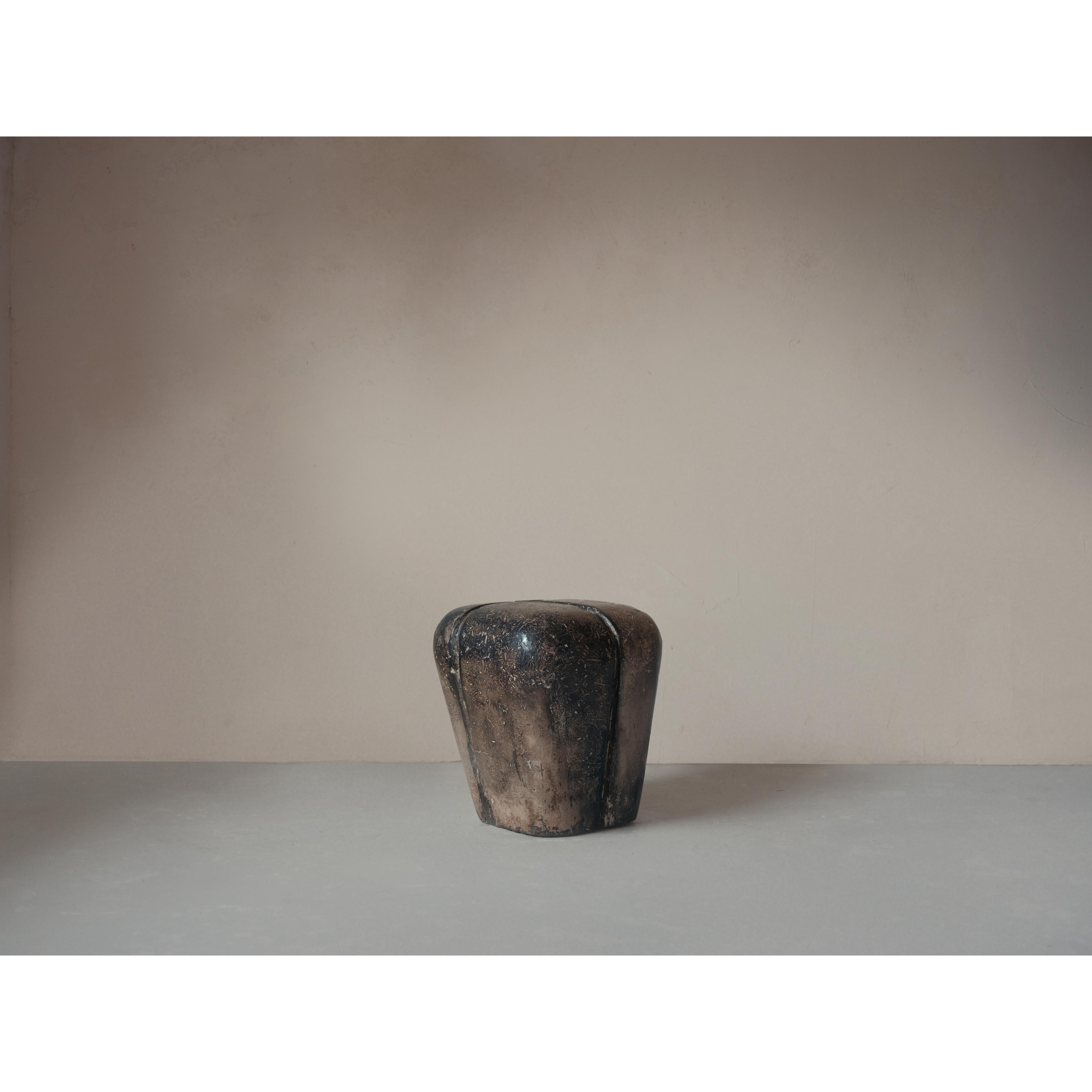 Ritual, Unique Side Table in Hemp Crete by Lucas Tyra Morten im Zustand „Neu“ im Angebot in Geneve, CH