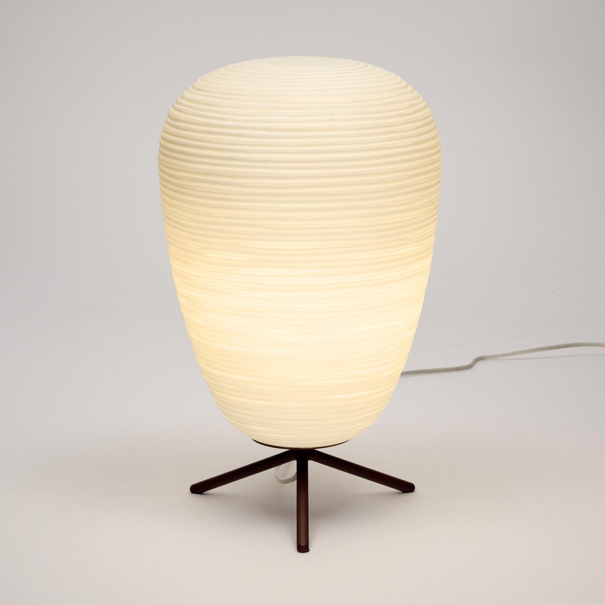Lámpara de sobremesa de Ludovica E Roberto Palomba para Foscarini, un fabricante italiano que elabora una magnífica iluminación. La serie de iluminación 