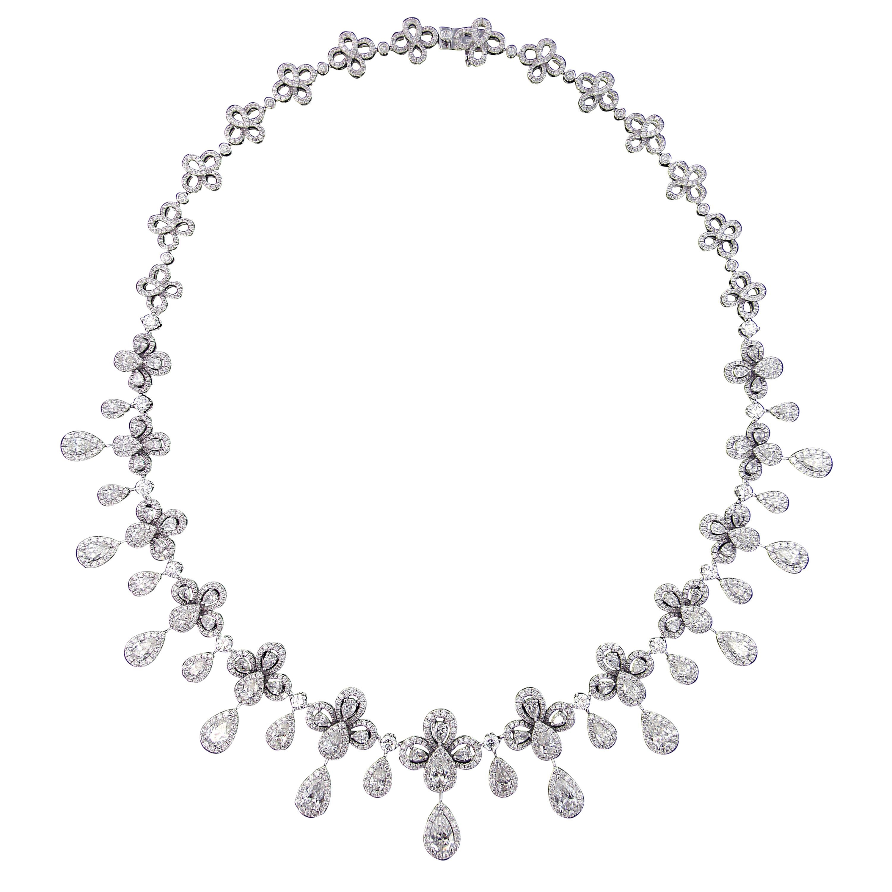 Ritzy 18 Karat White Gold and Diamond Chandelier Necklace For Sale