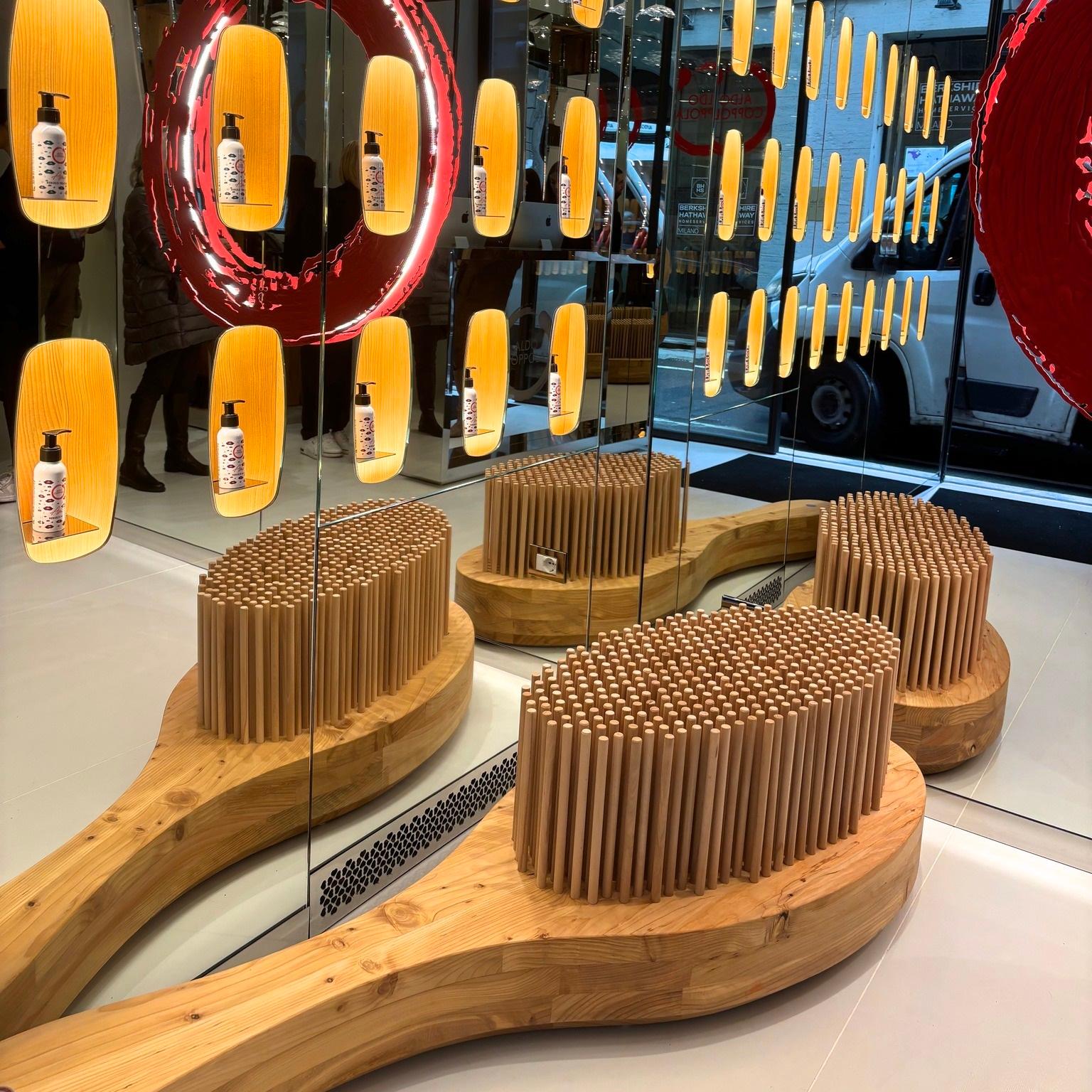 Banc en bois de cèdre Riva 1920 Audrey Hairbrush - Collectional Design by A.C. en vente 2