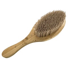 Banco para cepillos Audrey de cedro macizo perfumado by Riva 1920, 2025