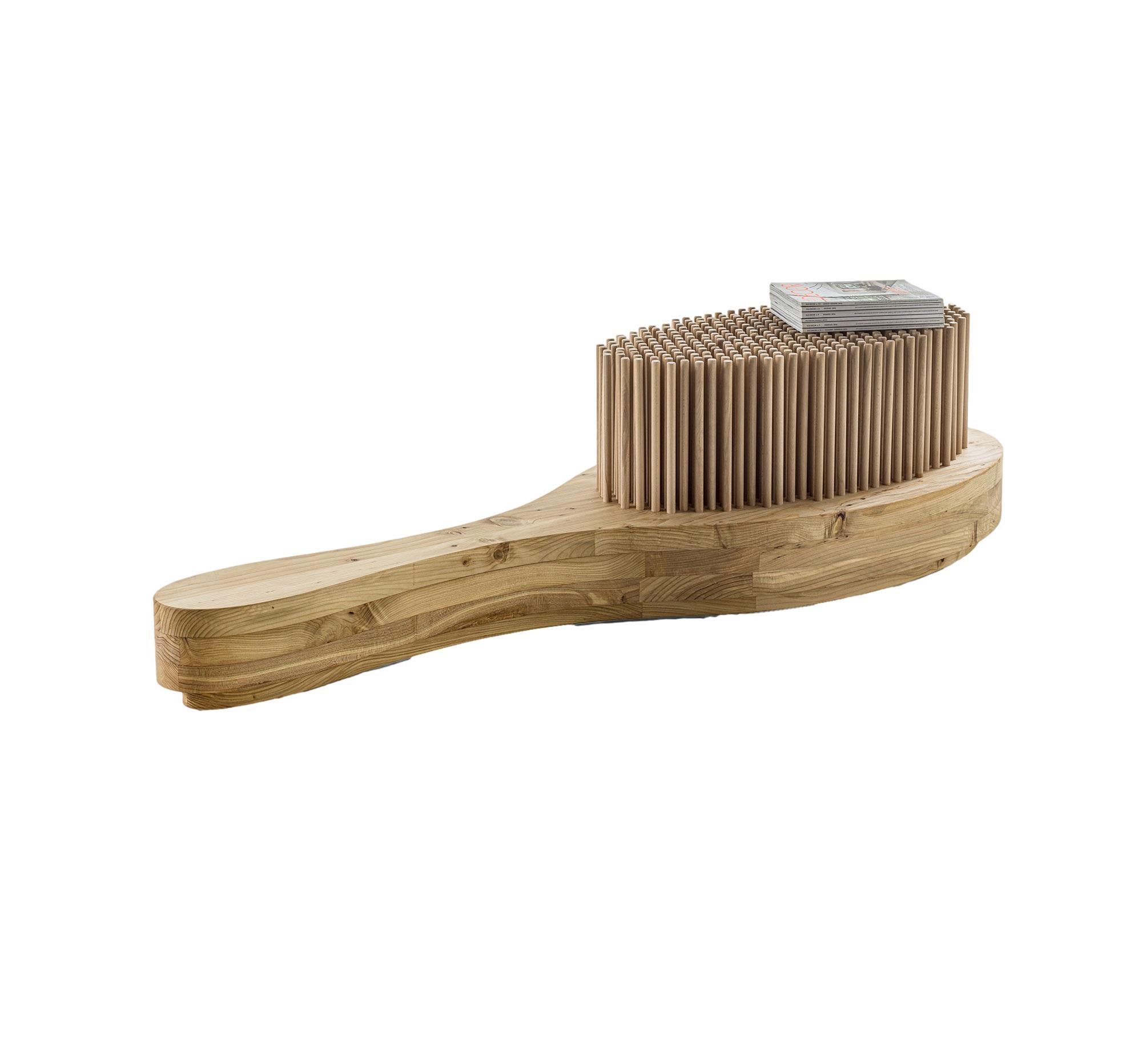 Sculpté à la main Riva 1920 Audrey Hairbrush Cedar Wood Bench - Collectible Design by A.C. en vente