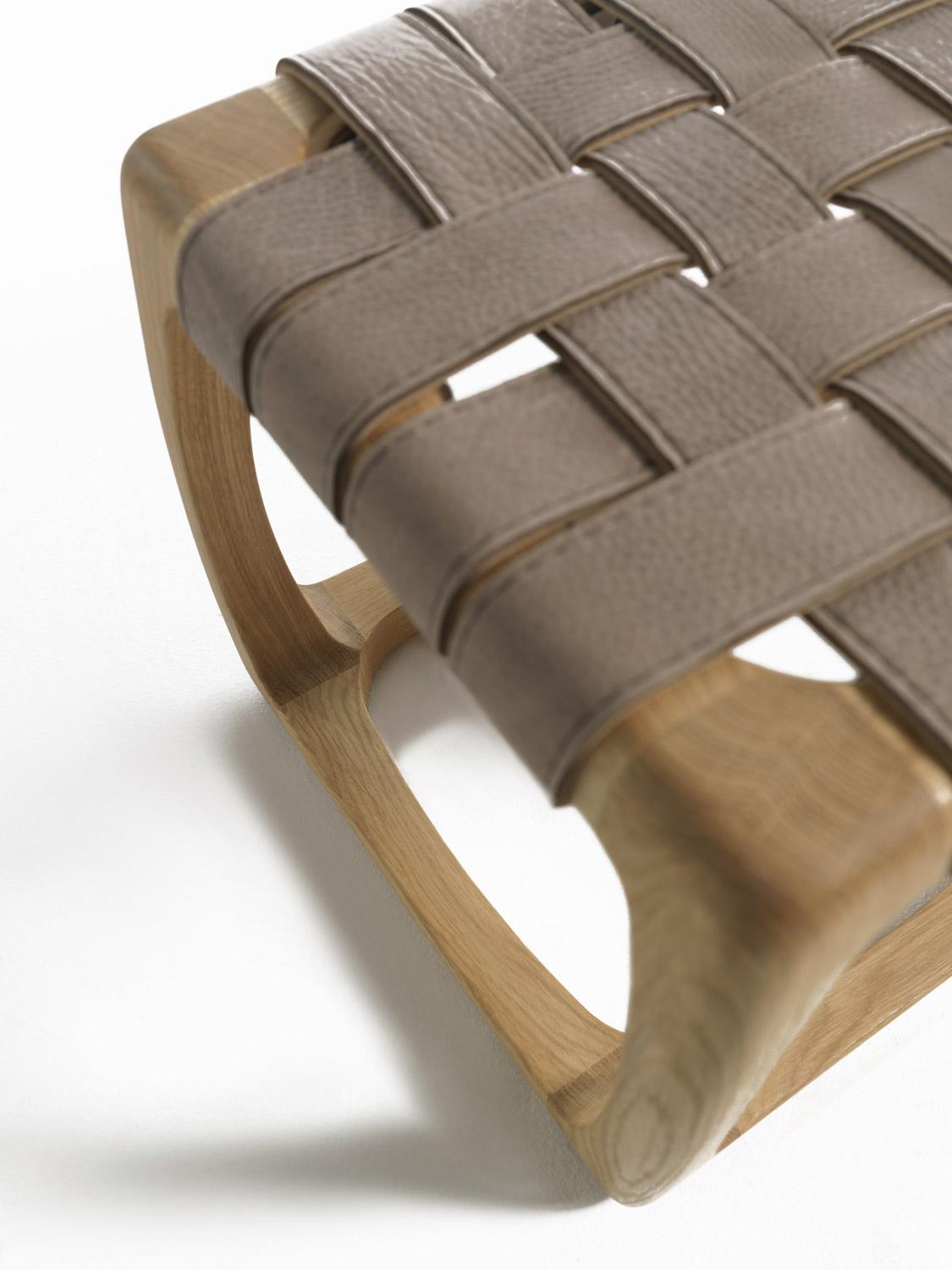 Leather Riva 1920 Bungalow Bench - Design by Jamie Durie, W 121 cm (47.6 in) For Sale