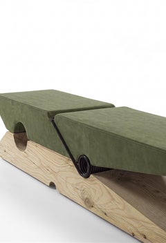 Riva 1920 MOLLETTA 100+6 Banco escultórico de cedro tapizado en piel verde 190 cm