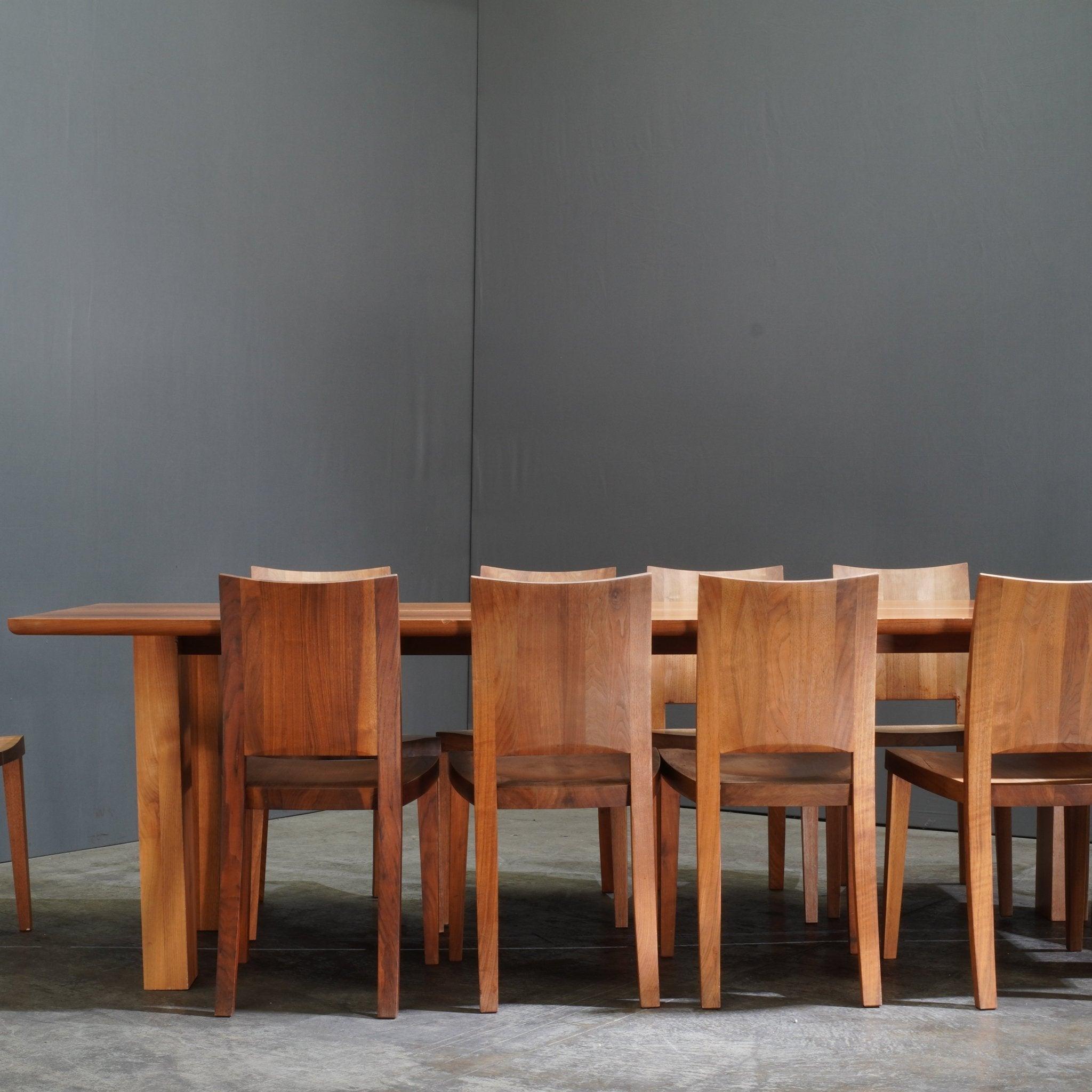 italien Table de salle à manger en noyer Riva 1920