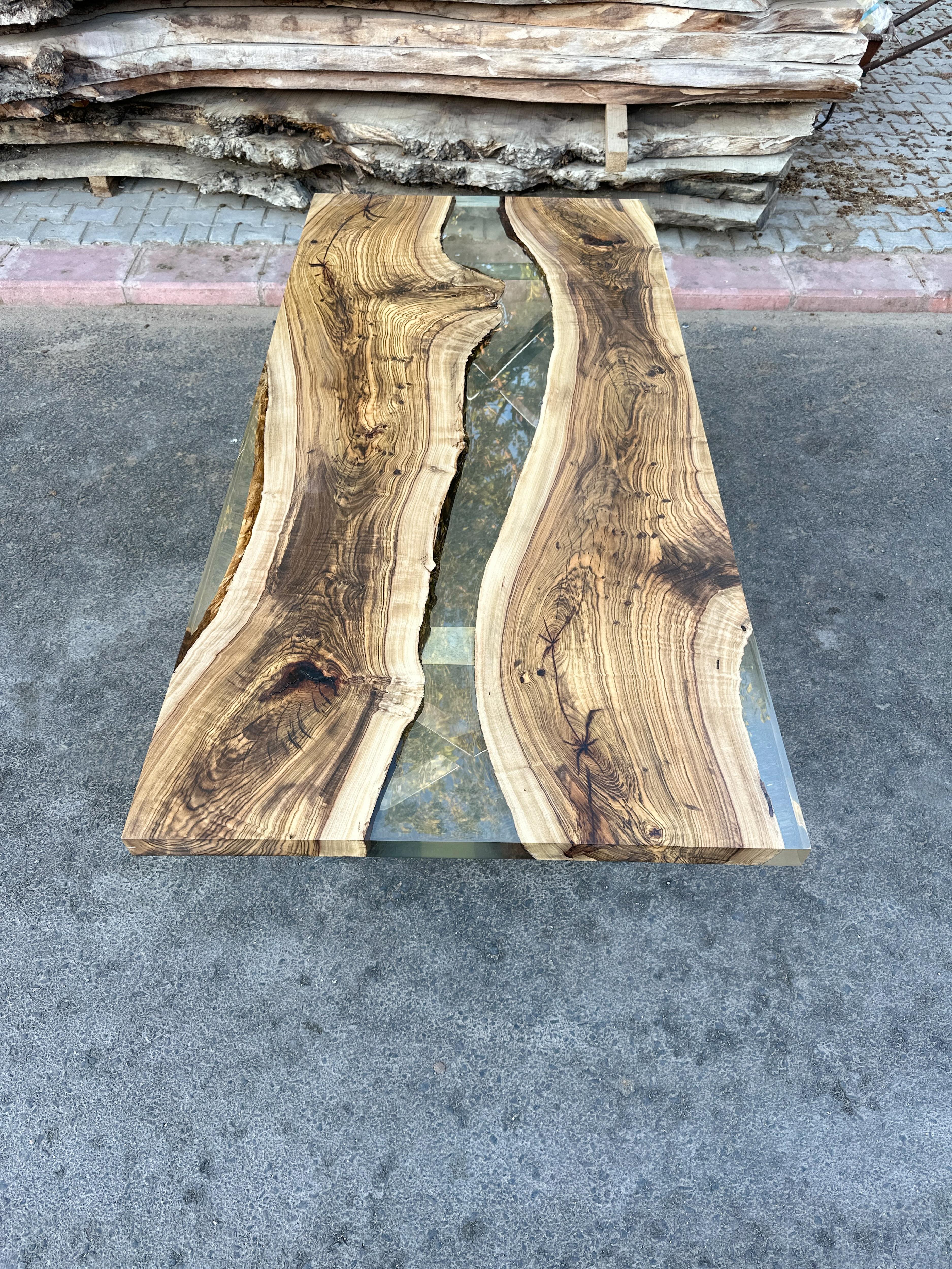 Moderne Table de salle à manger Live Edge River Table en vente