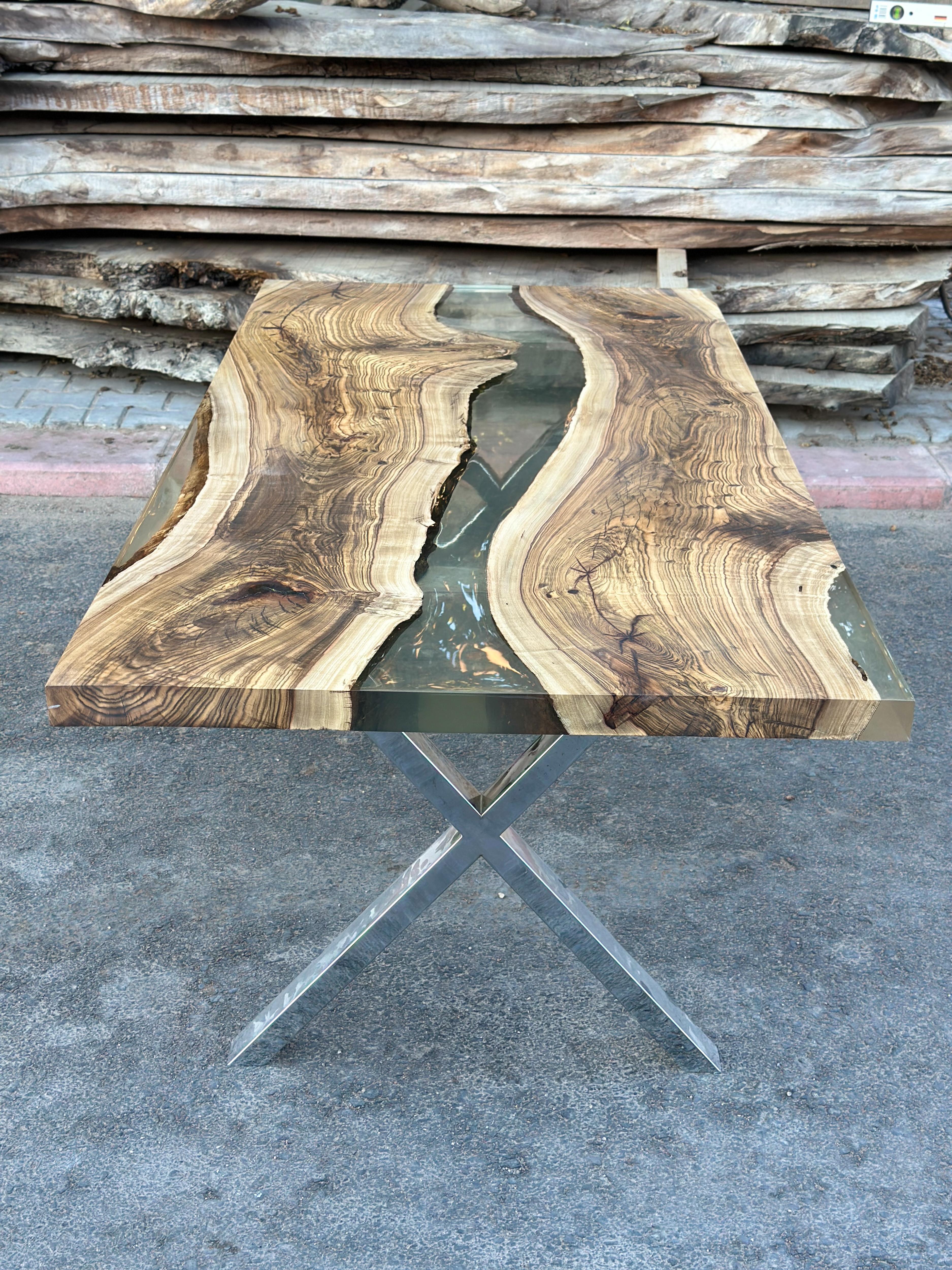 Fait main Table de salle à manger Live Edge River Table en vente