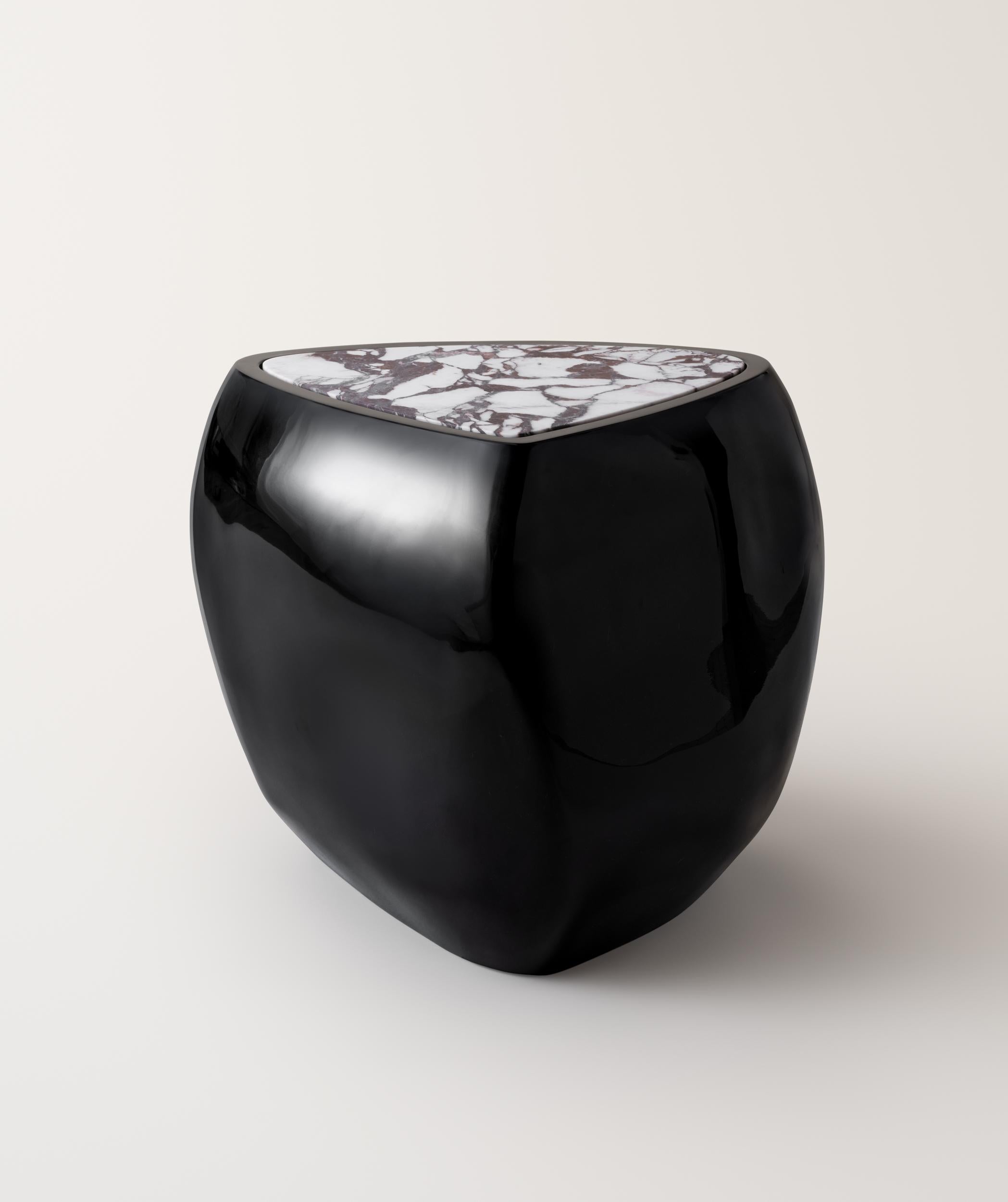 River Side Table in Black High Gloss with Sahara Noir Marble For Sale 4